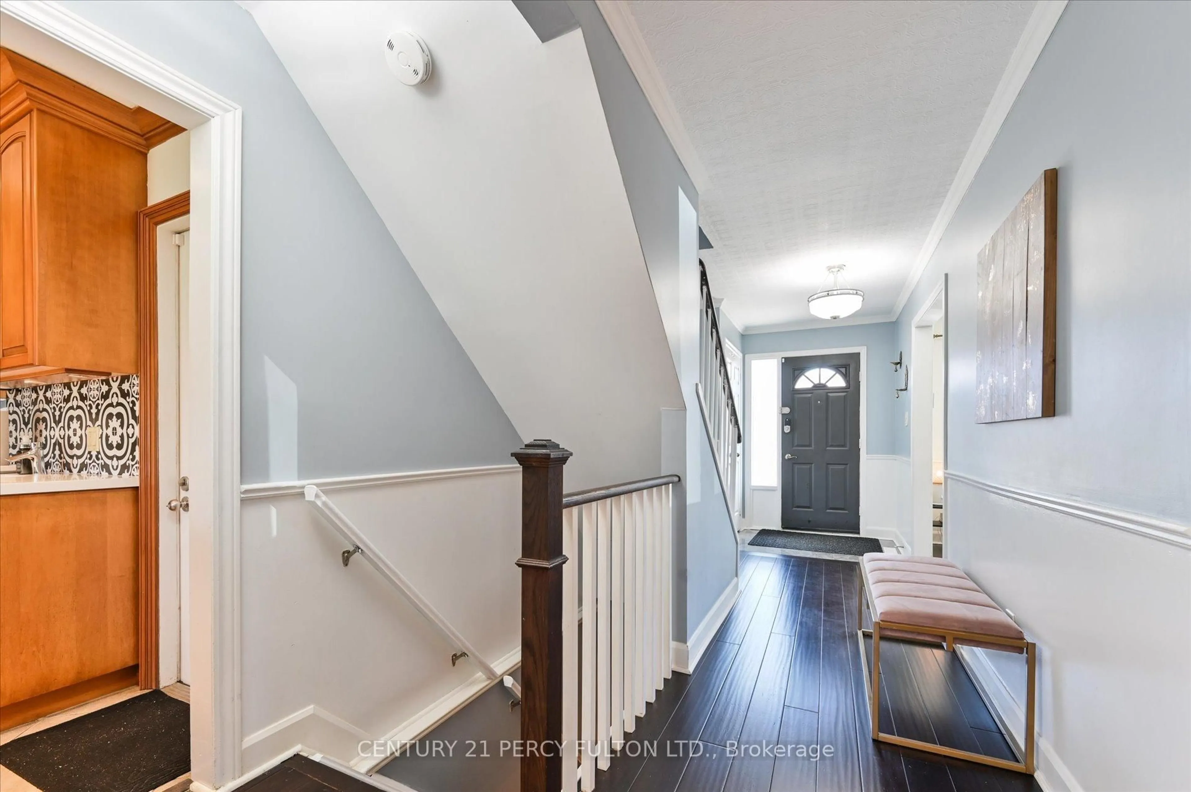 Indoor entryway for 16 Andrea Rd, Ajax Ontario L1S 3V7