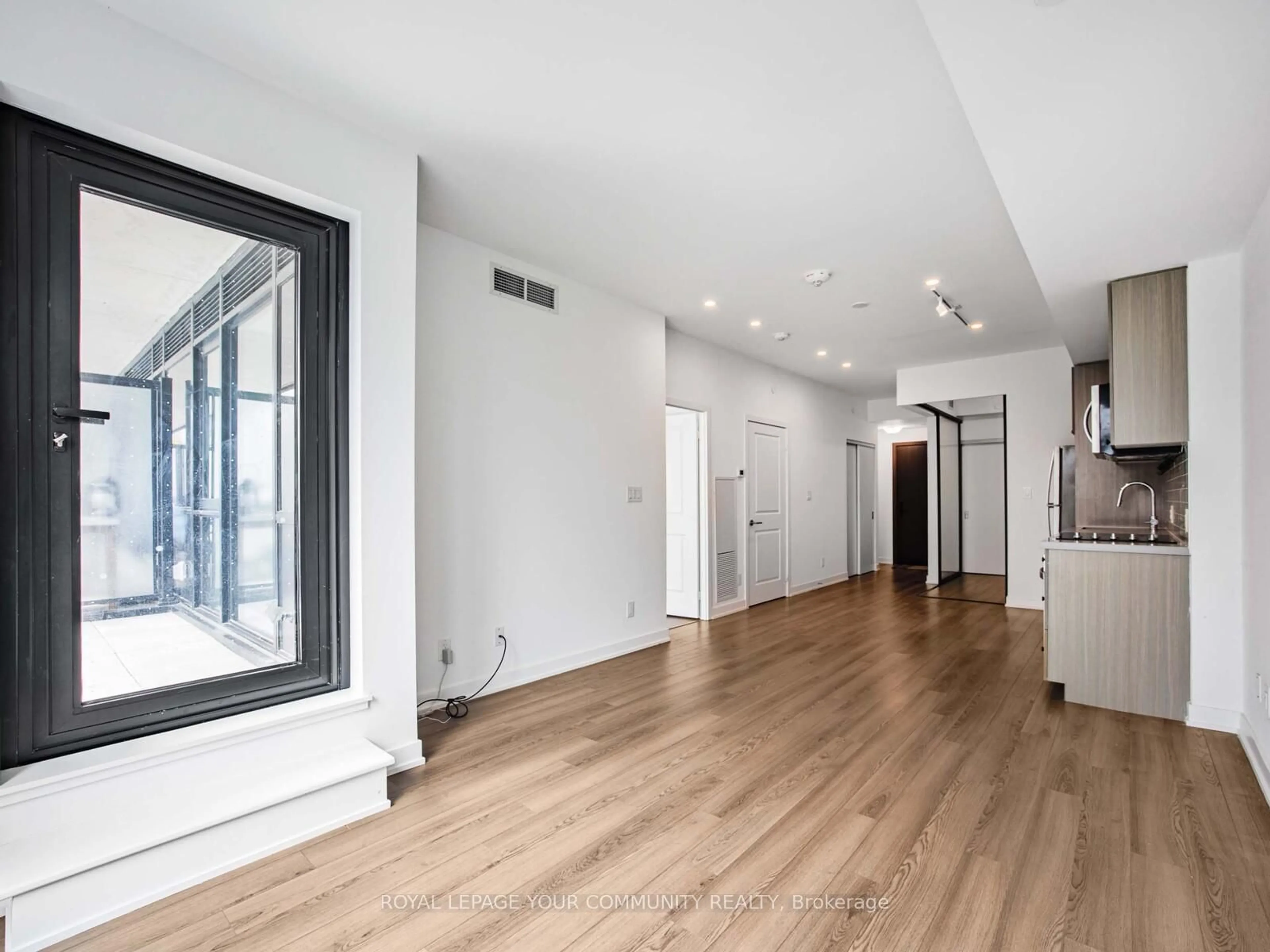 A pic of a room for 2799 Kingston Rd #221, Toronto Ontario M1M 1N1