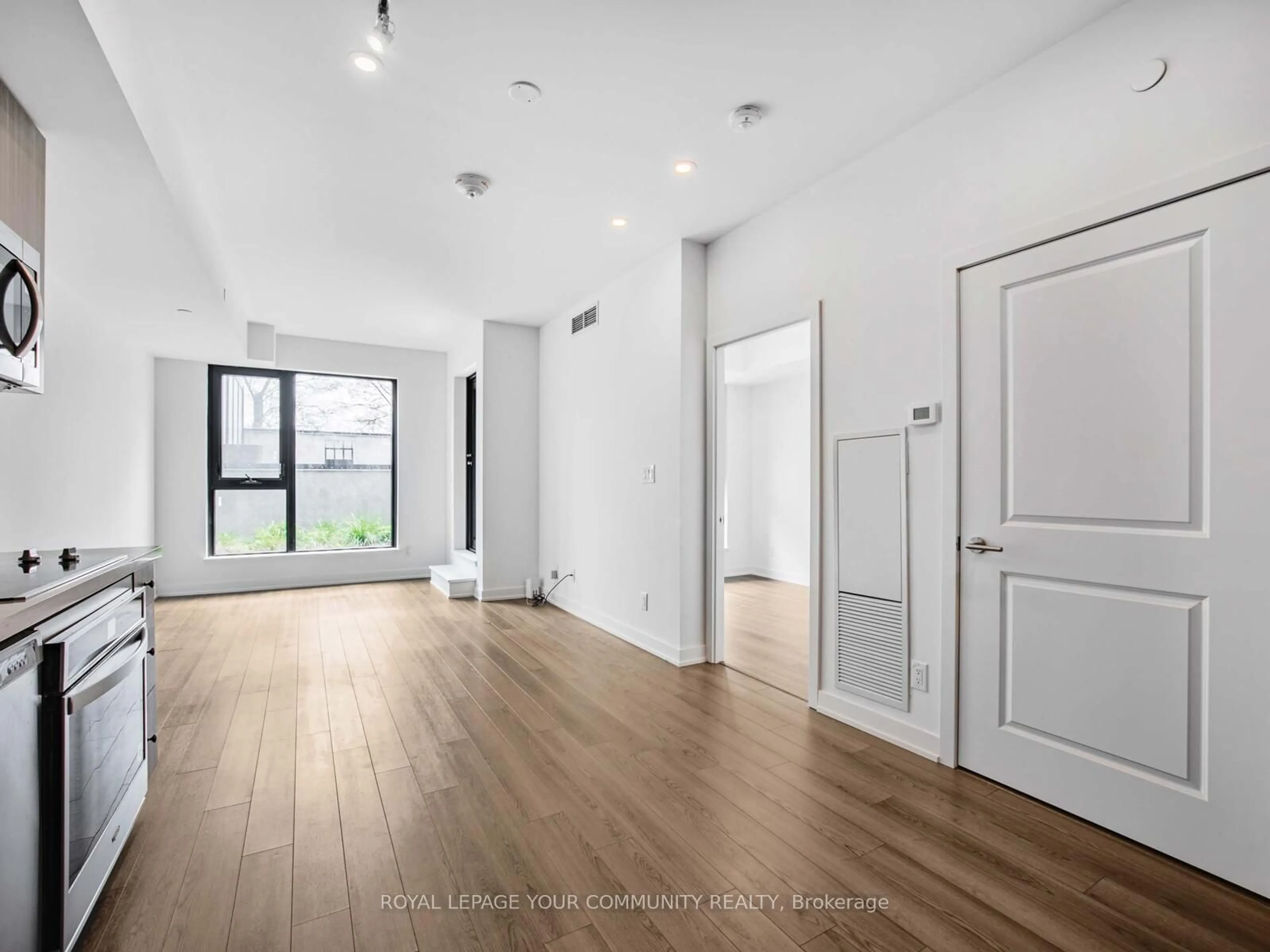 Unknown for 2799 Kingston Rd #221, Toronto Ontario M1M 1N1