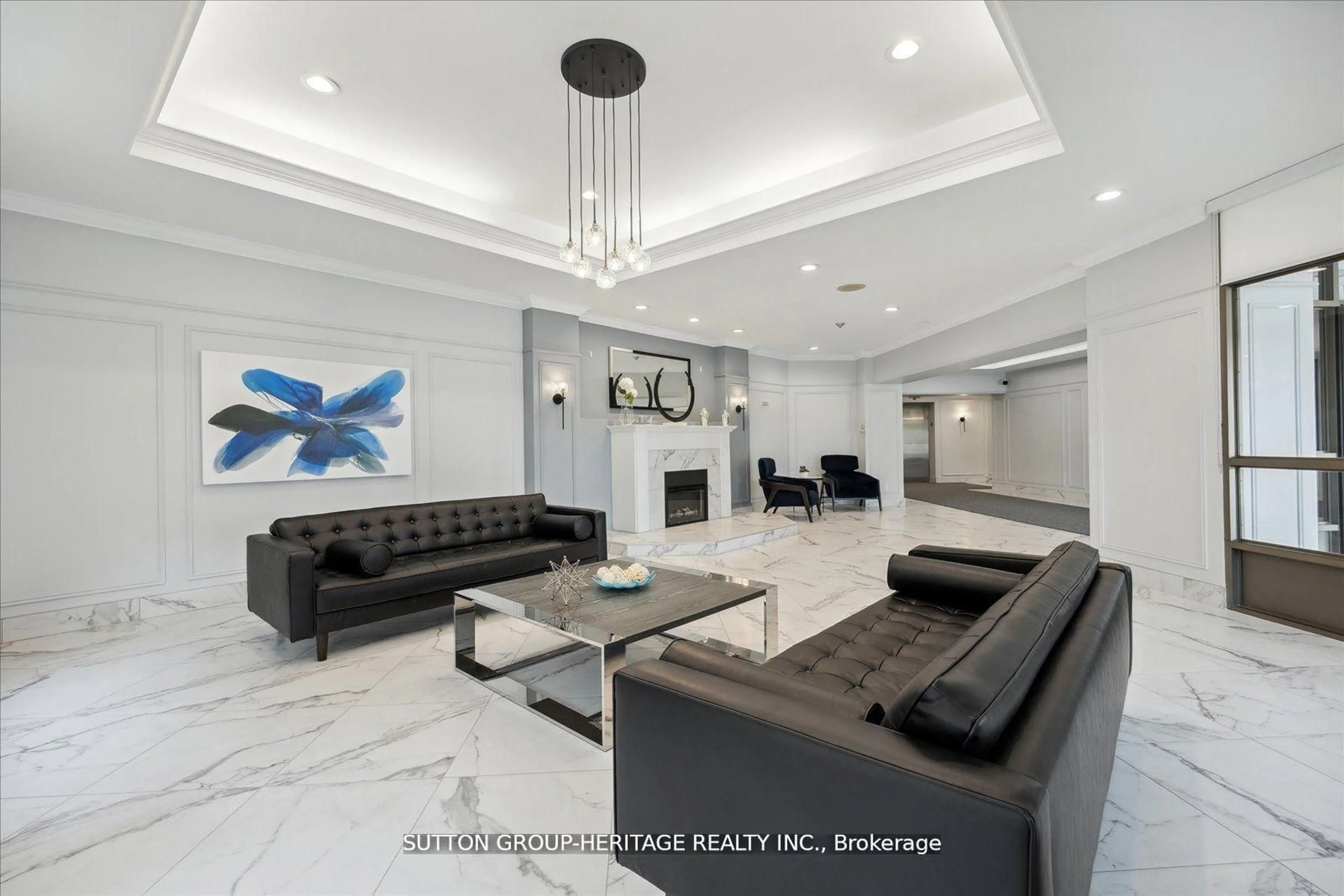 Lobby for 712 Rossland Rd #1206, Whitby Ontario L1N 9E8