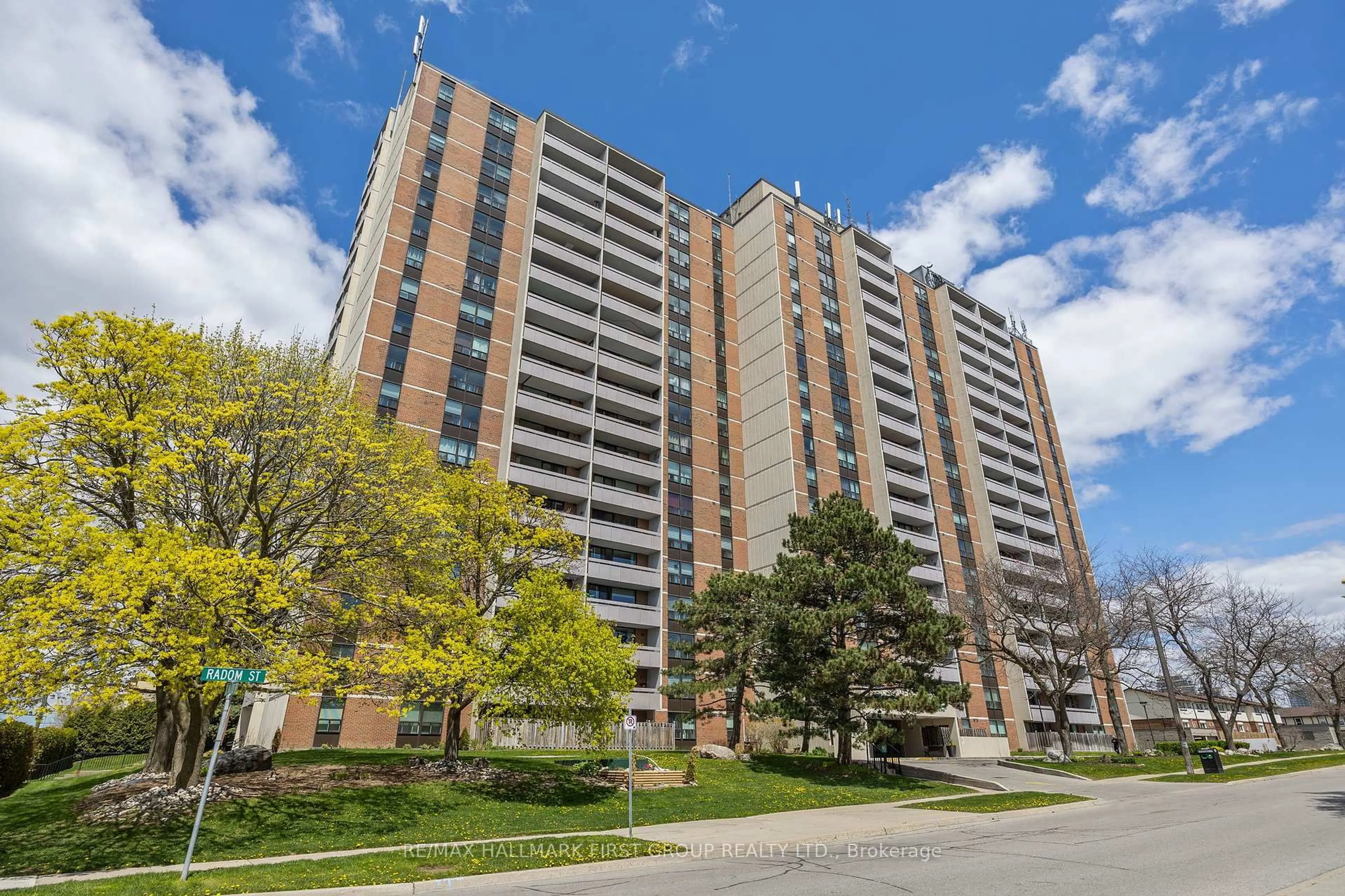 Unknown for 1210 Radom St #307, Pickering Ontario L1W 2Z3