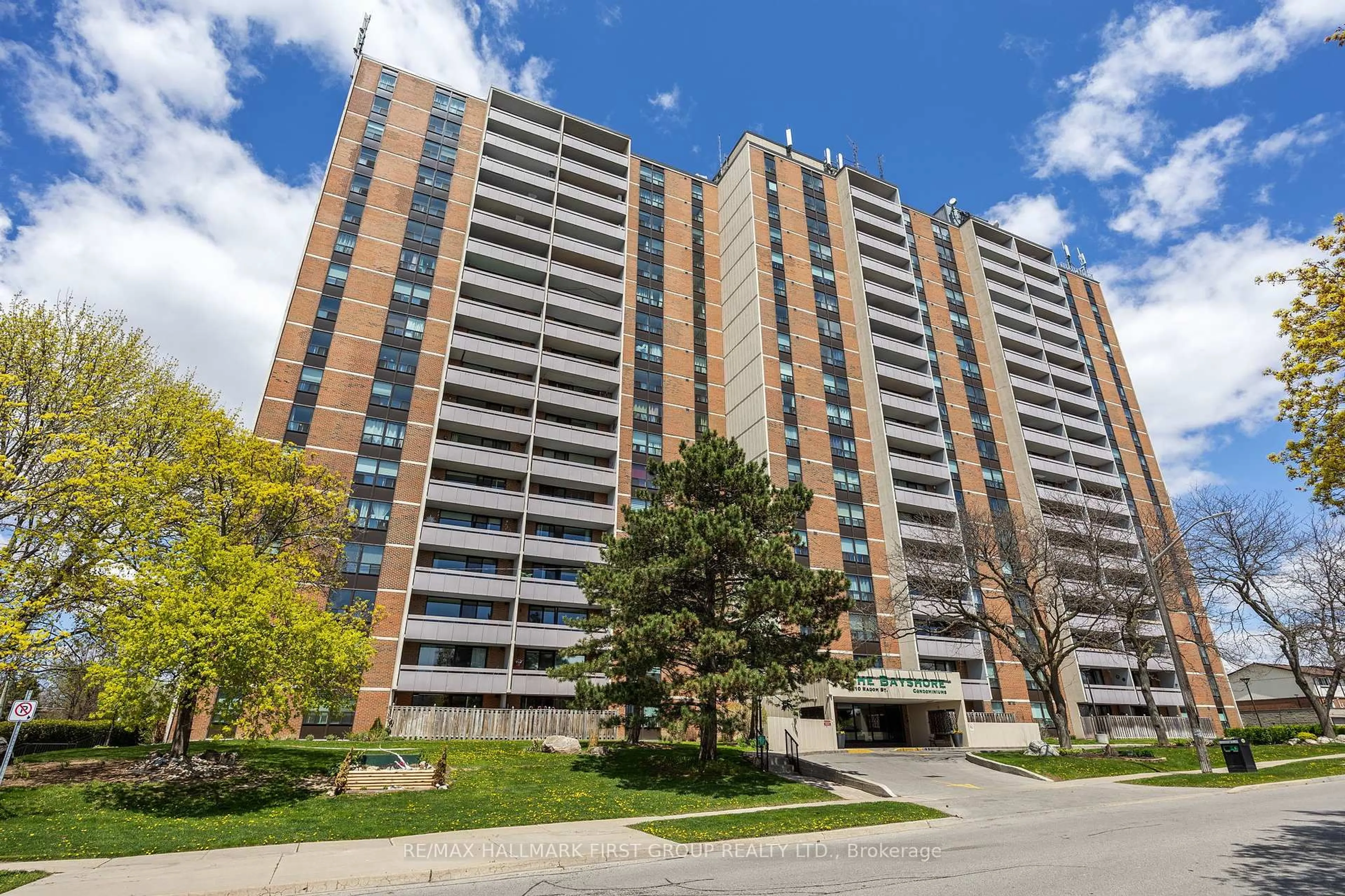 Unknown for 1210 Radom St #307, Pickering Ontario L1W 2Z3