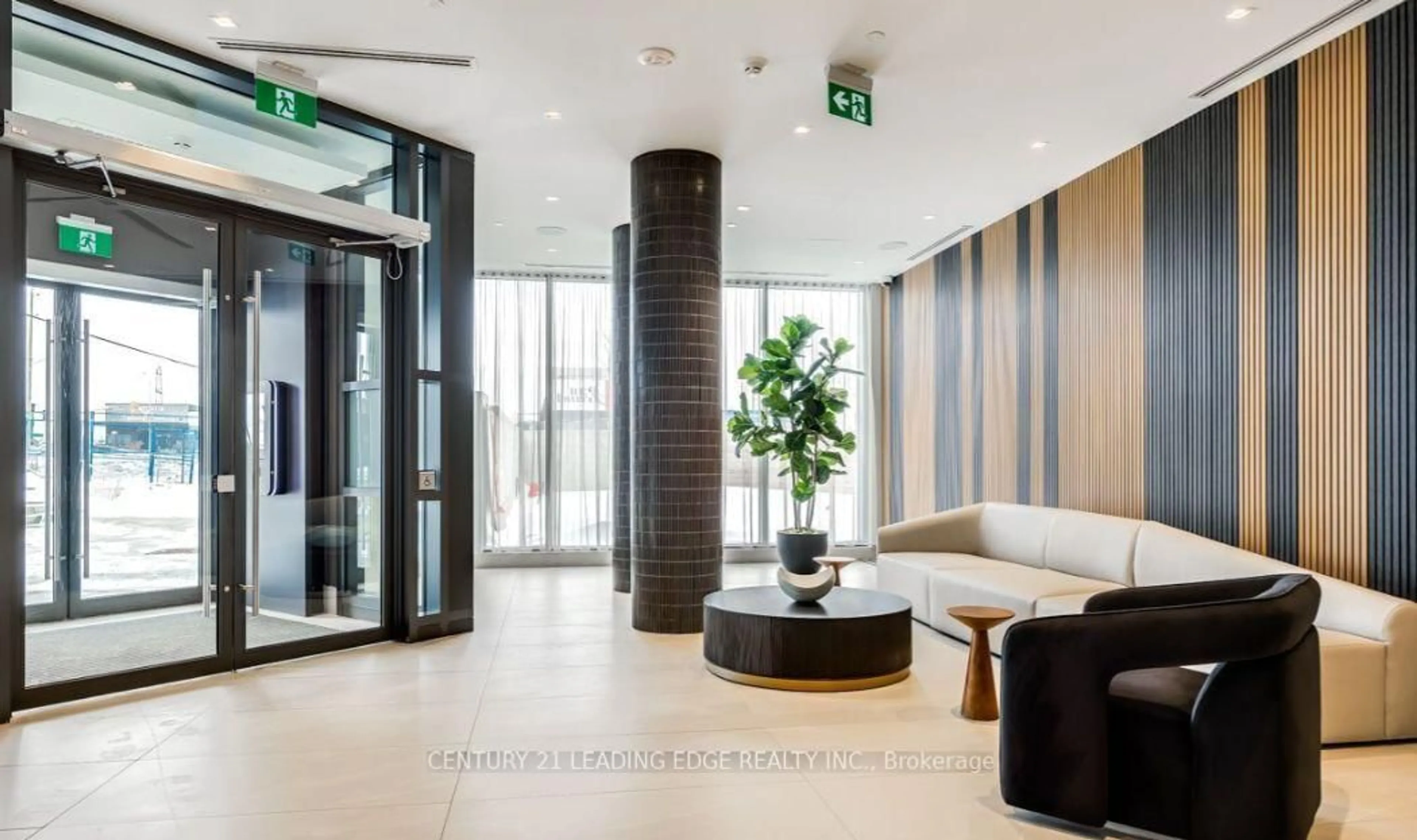 Indoor foyer for 2545 SIMCOE St #403, Oshawa Ontario L1L 0W3