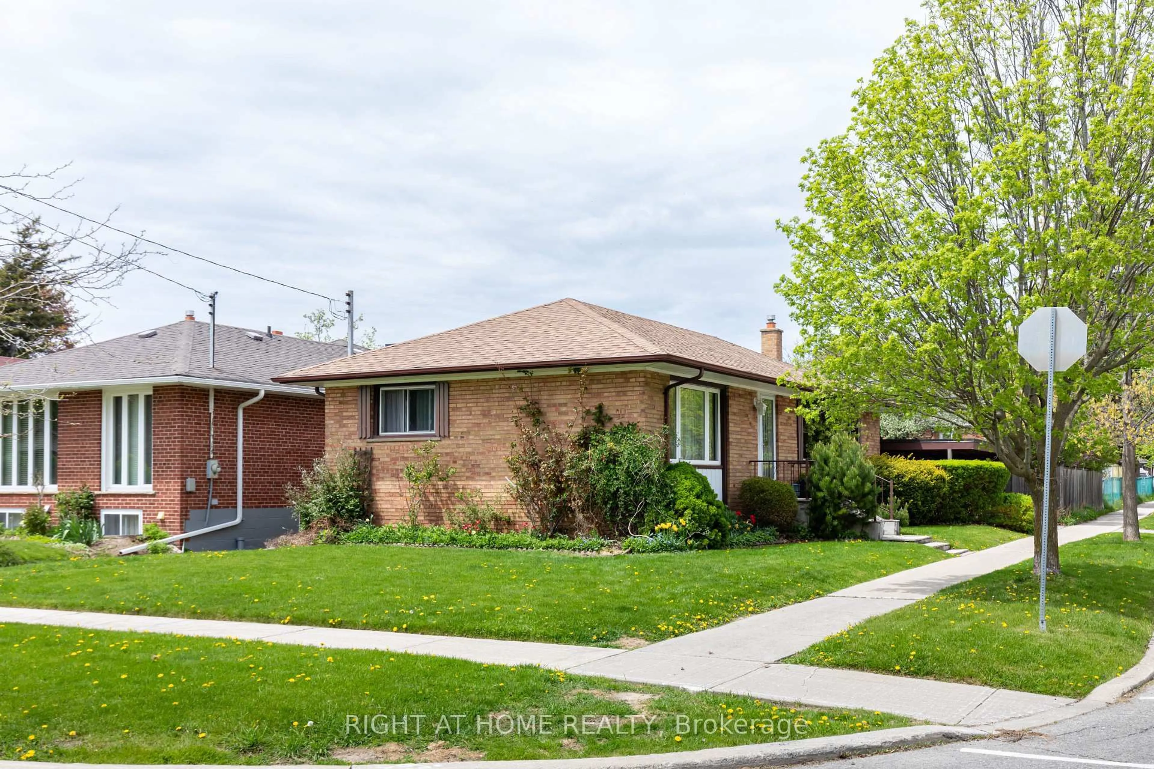 Home with brick exterior material, street for 22 Flintridge Rd, Toronto Ontario M1P 1C1