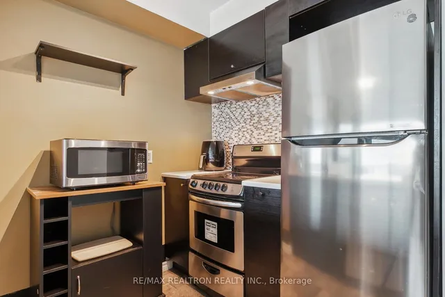 Additional property image - 36 Lee Centre Dr Unit 915