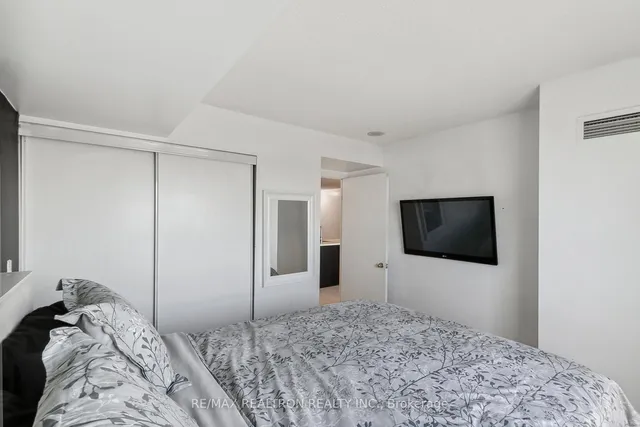 Additional property image - 36 Lee Centre Dr Unit 915