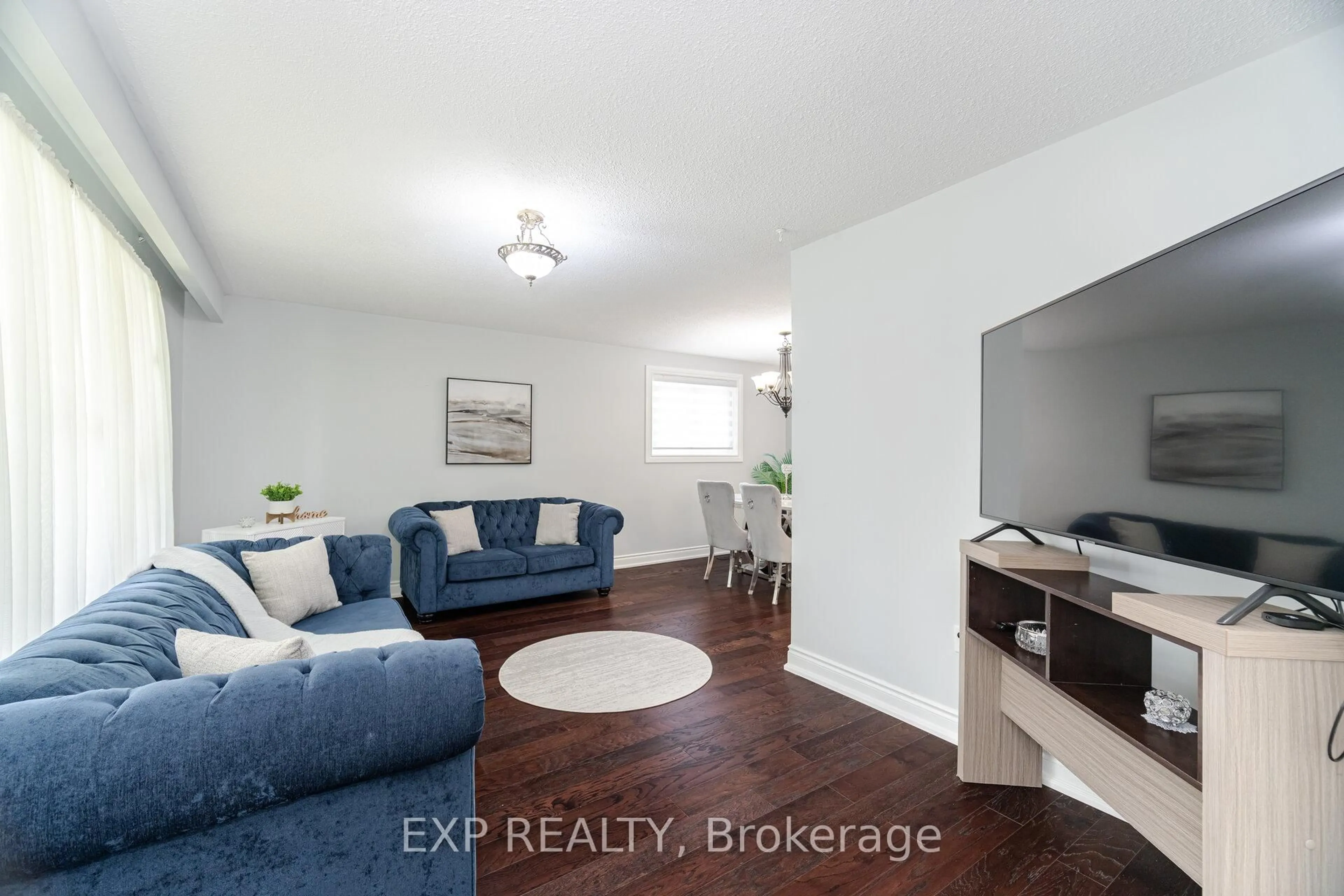 Living room with furniture, unknown for 767 Tatra Dr, Oshawa Ontario L1J 6S5