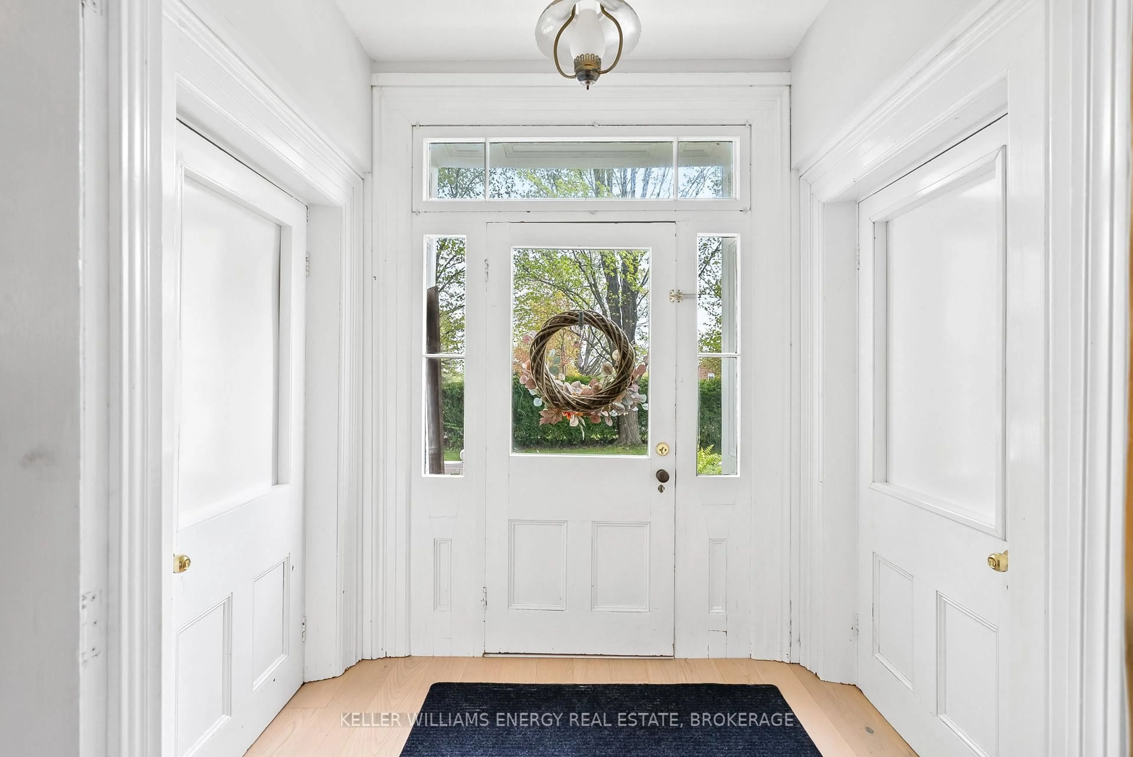 Indoor entryway for 2516 Concession 8 Rd, Clarington Ontario L1C 3K2