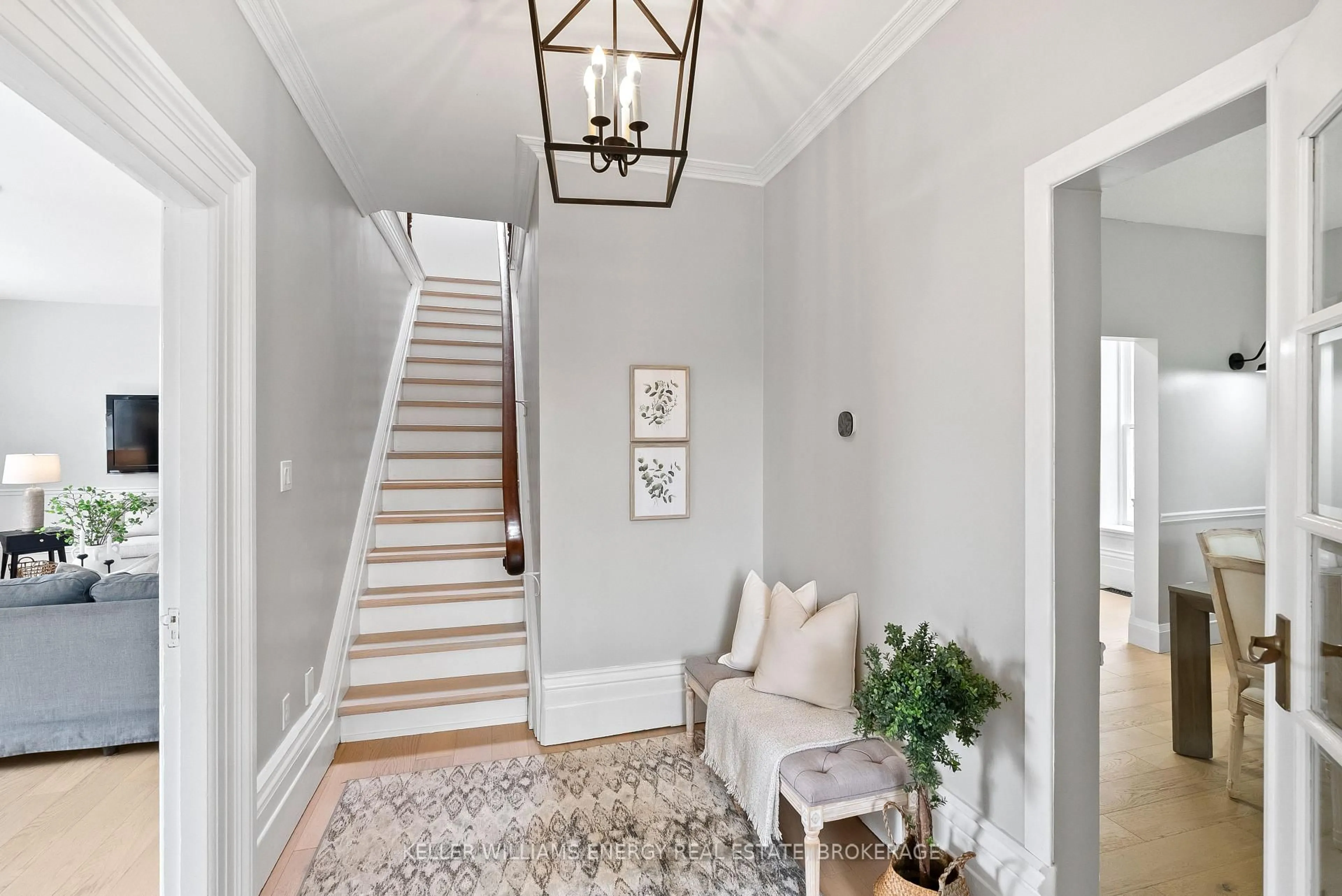 Indoor entryway for 2516 Concession 8 Rd, Clarington Ontario L1C 3K2