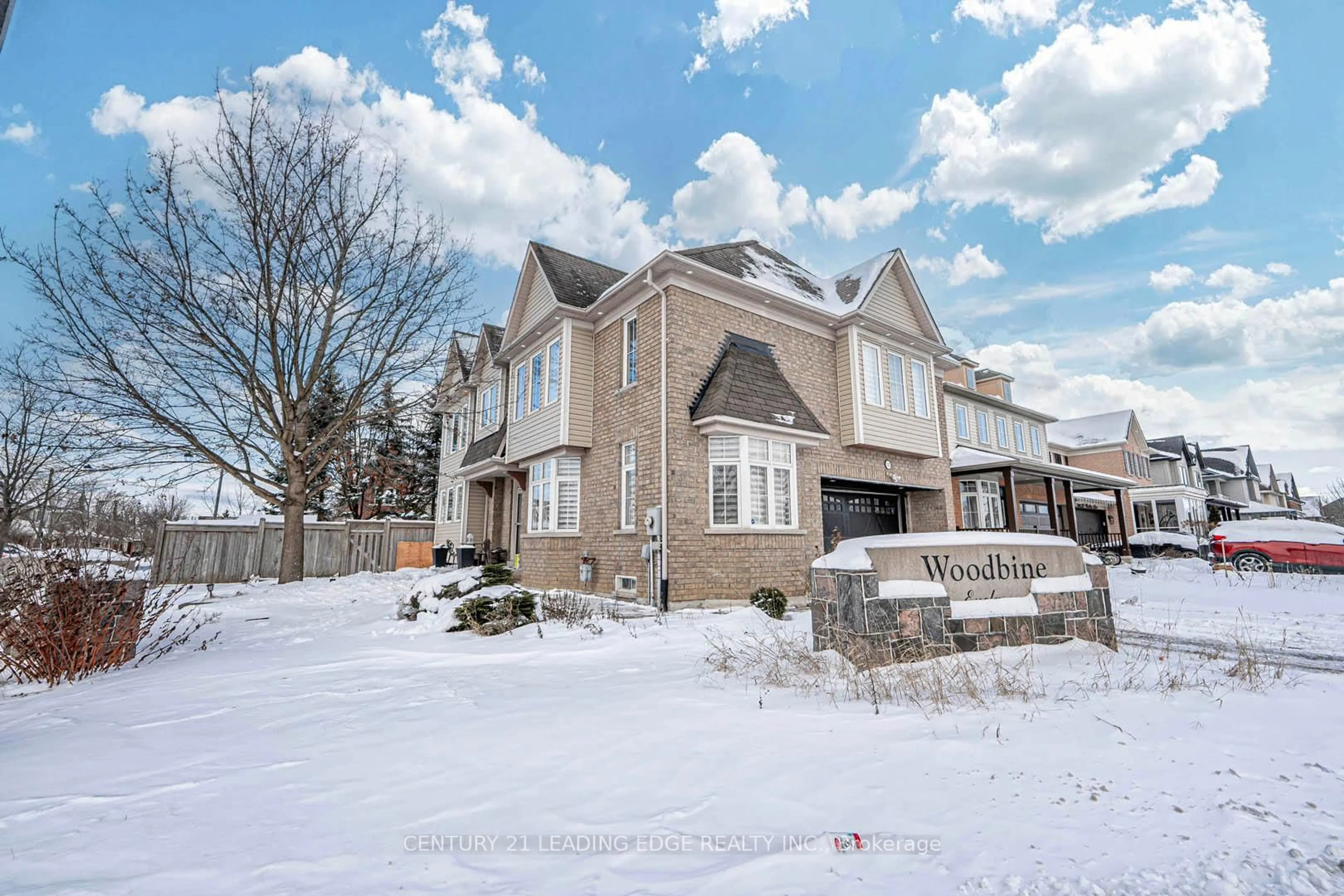 A pic from outside/outdoor area/front of a property/back of a property/a pic from drone, street for 145 Woodbine Pl, Oshawa Ontario L1L 1C5