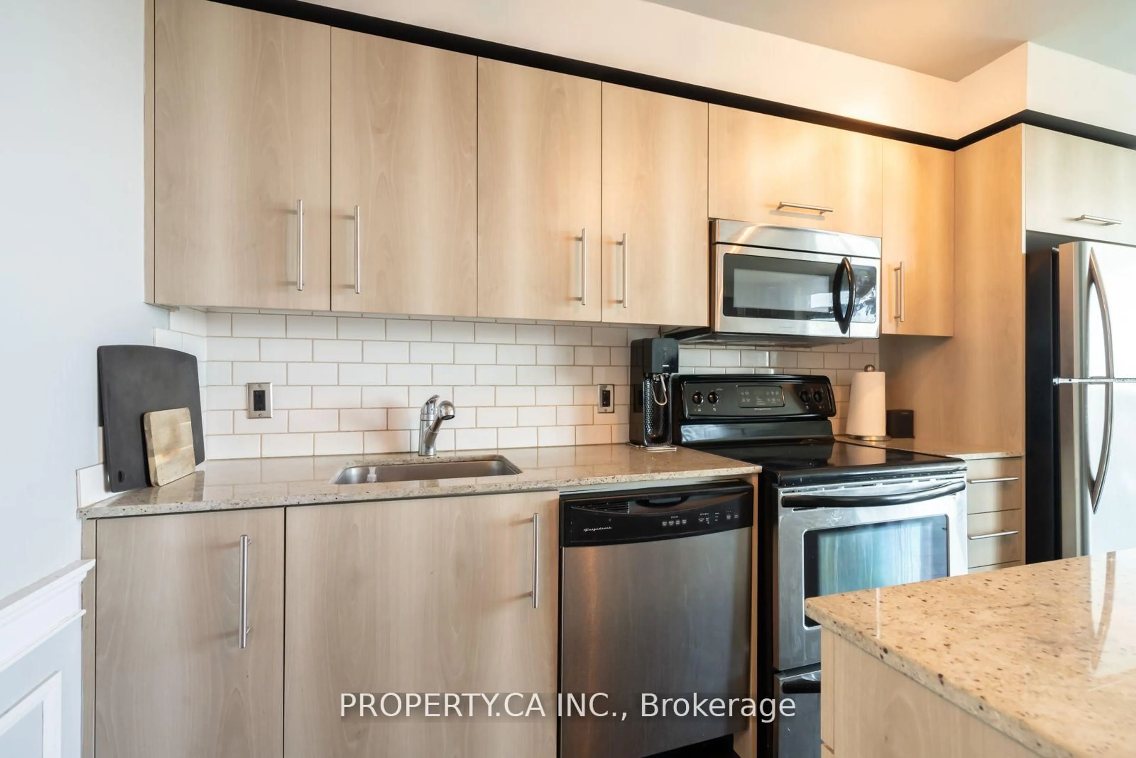 Standard kitchen, ceramic/tile floor for 1048 Broadview Ave #1705, Toronto Ontario M4K 2B8