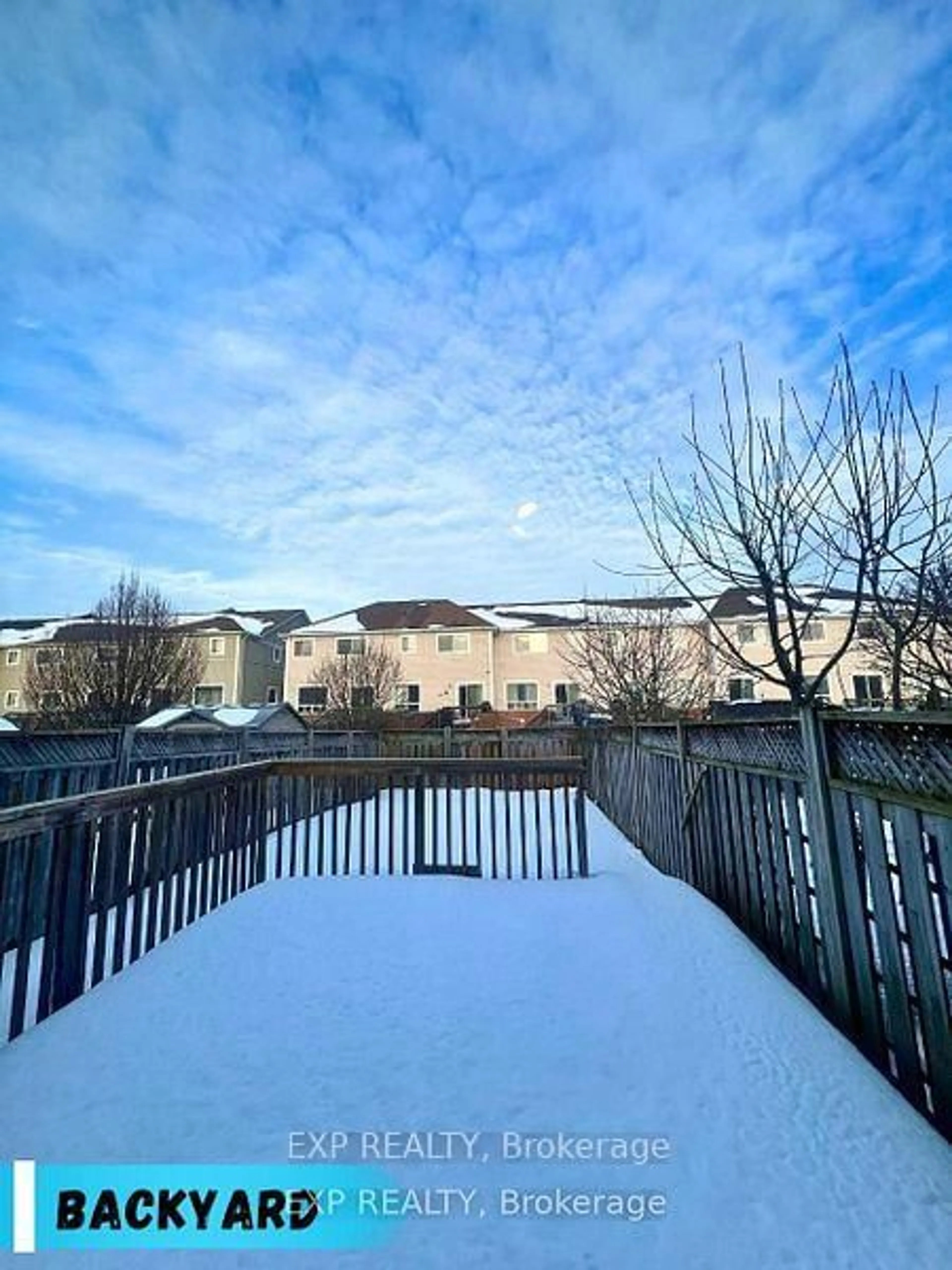 A pic from outside/outdoor area/front of a property/back of a property/a pic from drone, city buildings view from balcony for 1523 Glenbourne Dr, Oshawa Ontario L1K 0M5