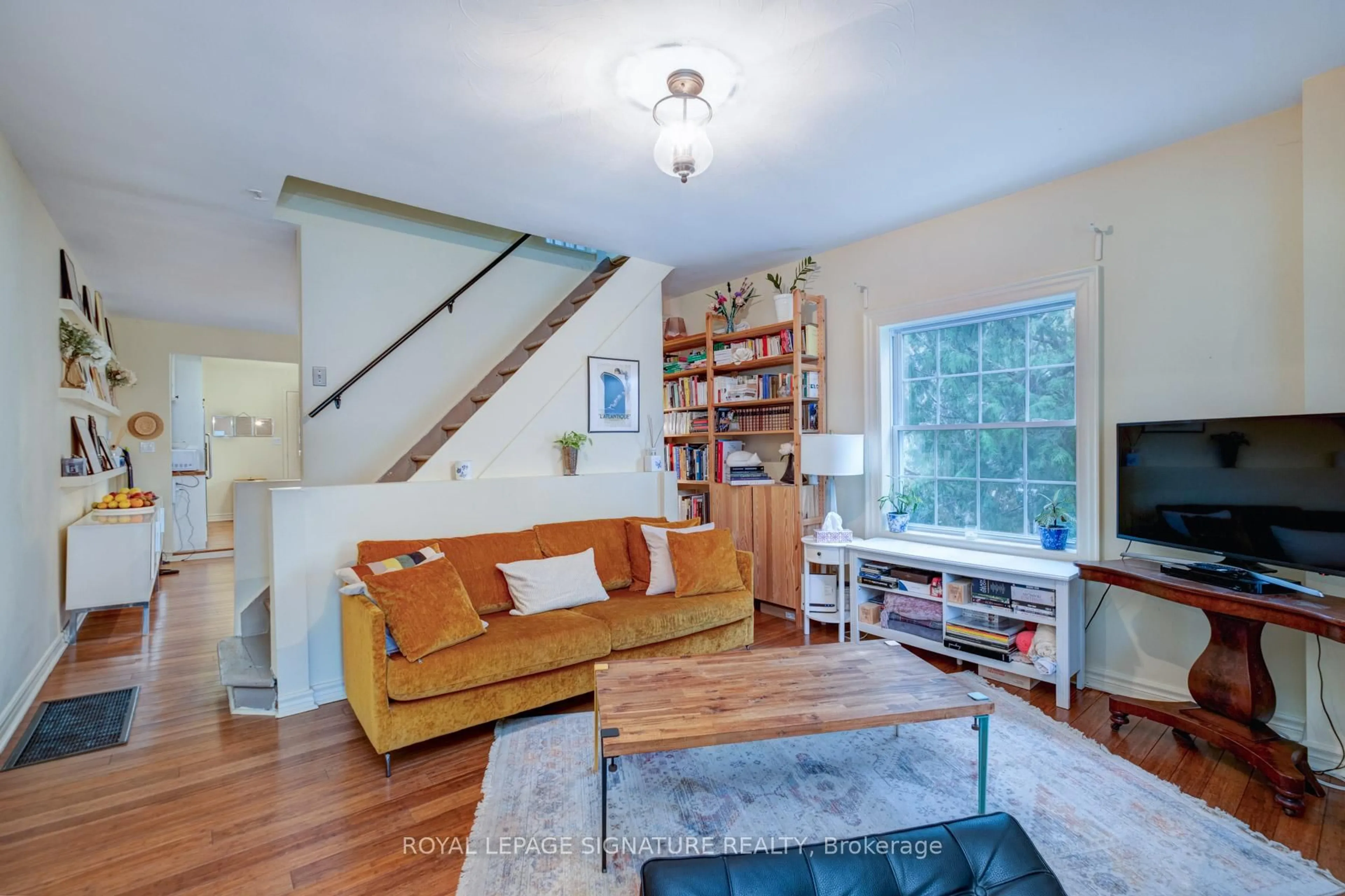 Living room with furniture, unknown for 82 Badgerow Ave, Toronto Ontario M4M 1V4