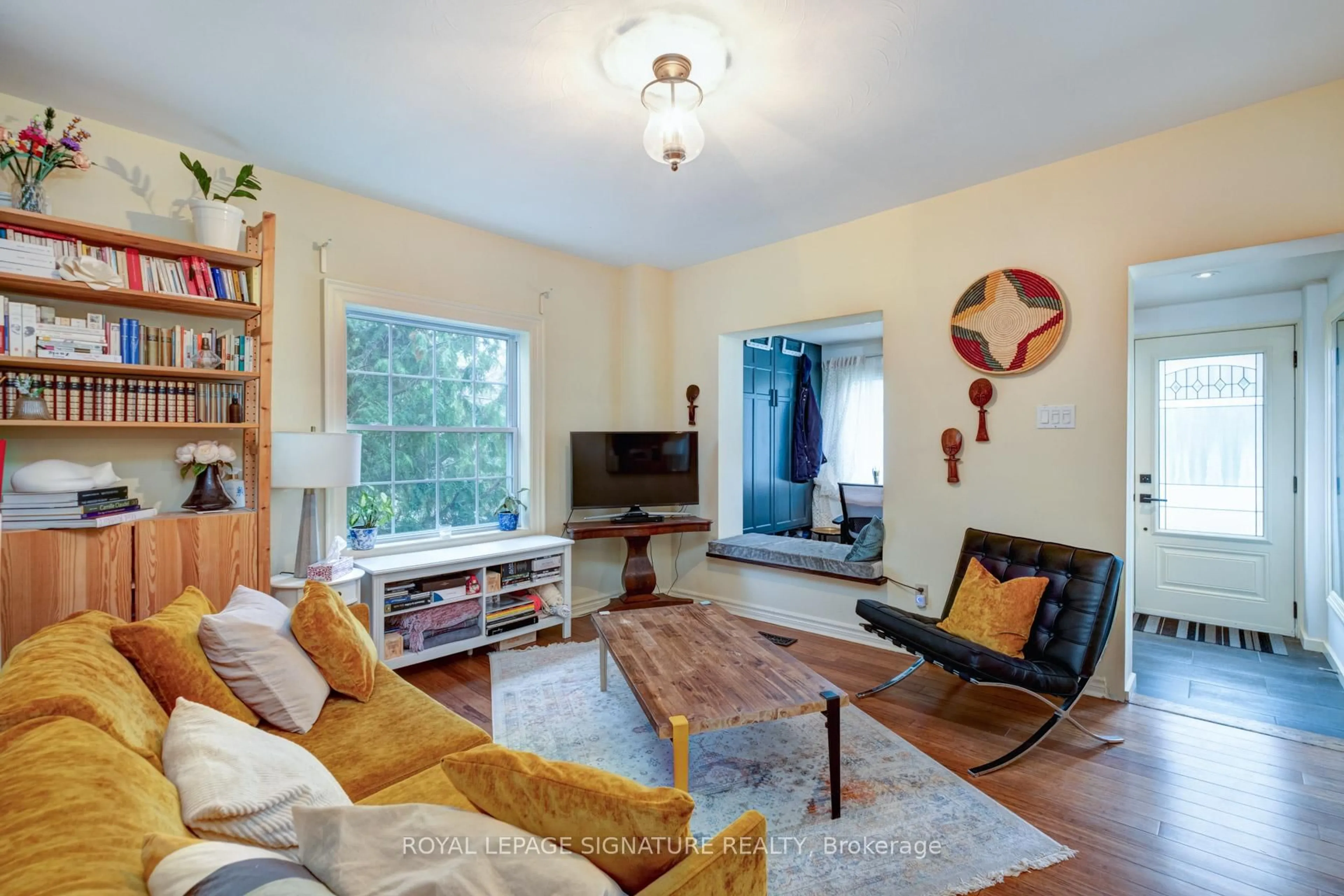 Living room with furniture, unknown for 82 Badgerow Ave, Toronto Ontario M4M 1V4