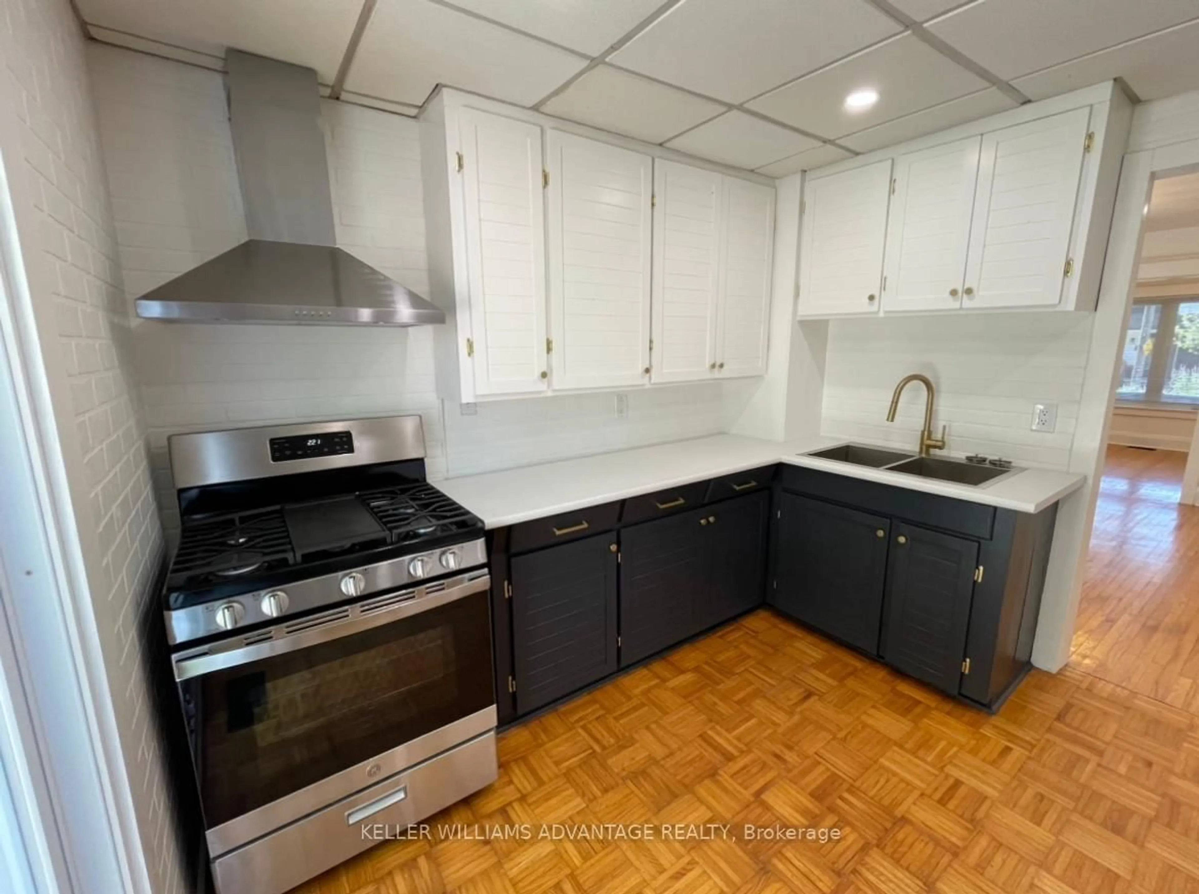 Standard kitchen, unknown for 31 Hiltz Ave, Toronto Ontario M4L 2N6