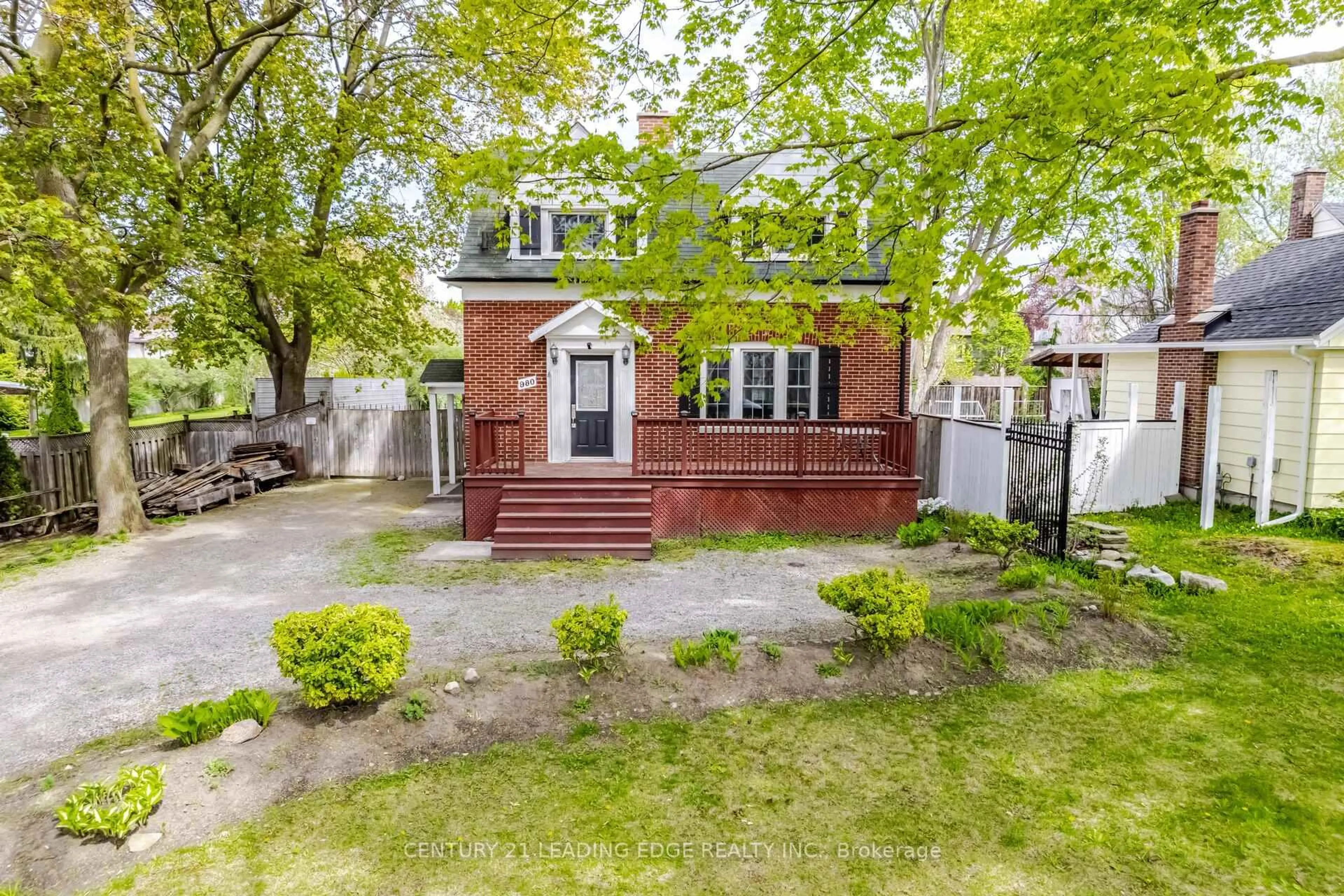 Home with brick exterior material, street for 980 King St, Oshawa Ontario L1H 1H2