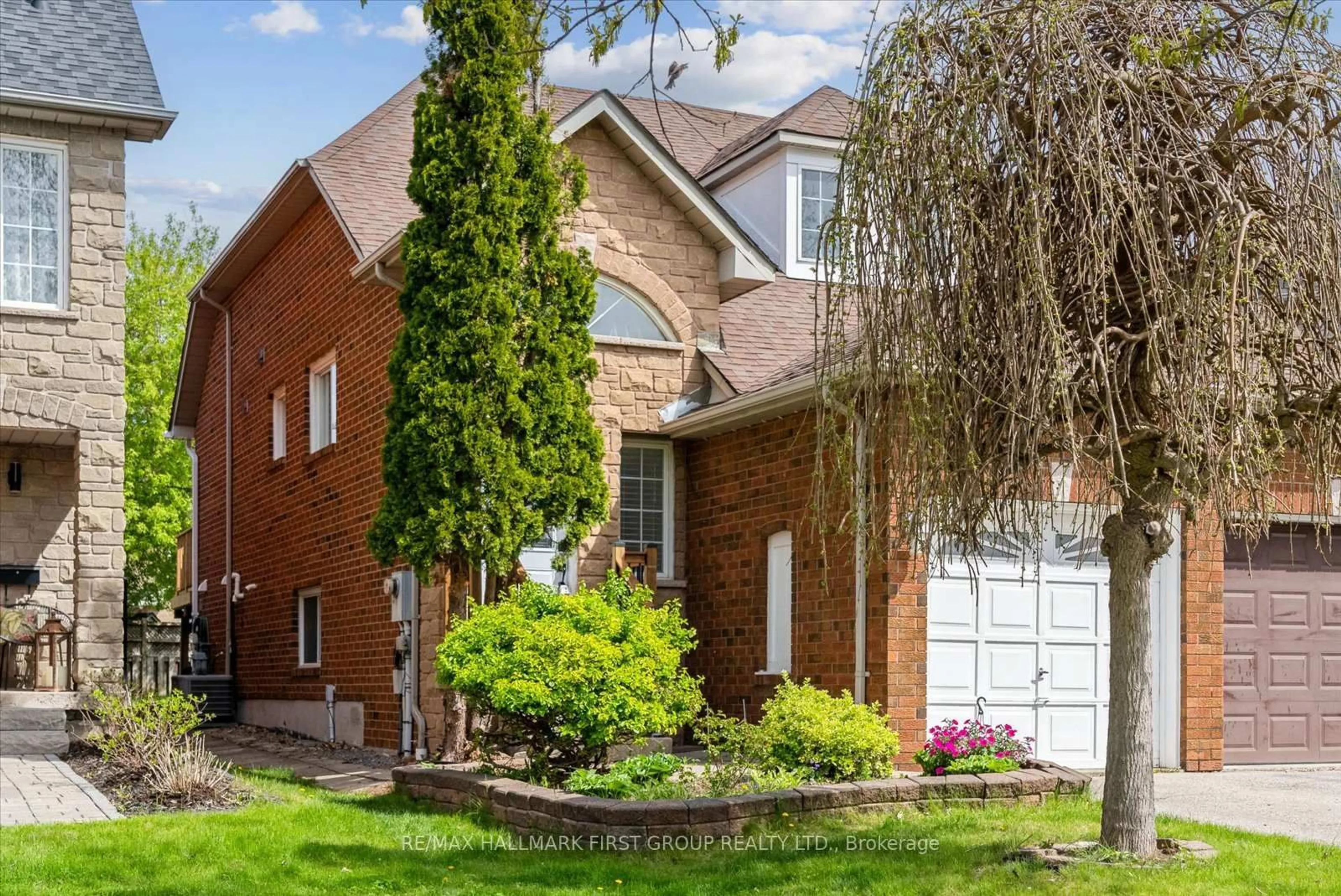 Home with brick exterior material, street for 1647 Autumn Cres, Pickering Ontario L1V 6X6
