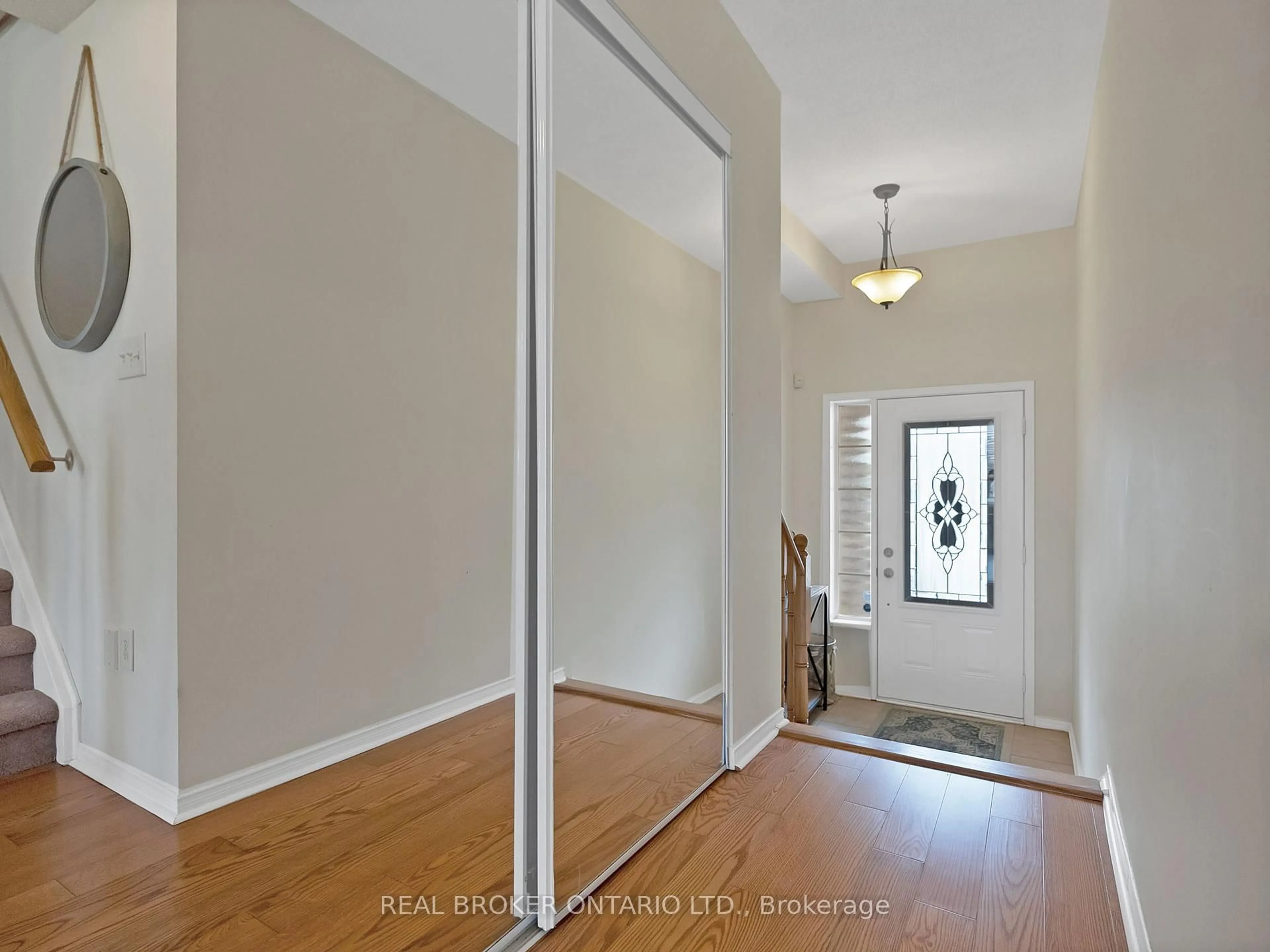 Indoor entryway for 505 Rossland Rd, Ajax Ontario L1Z 0K8
