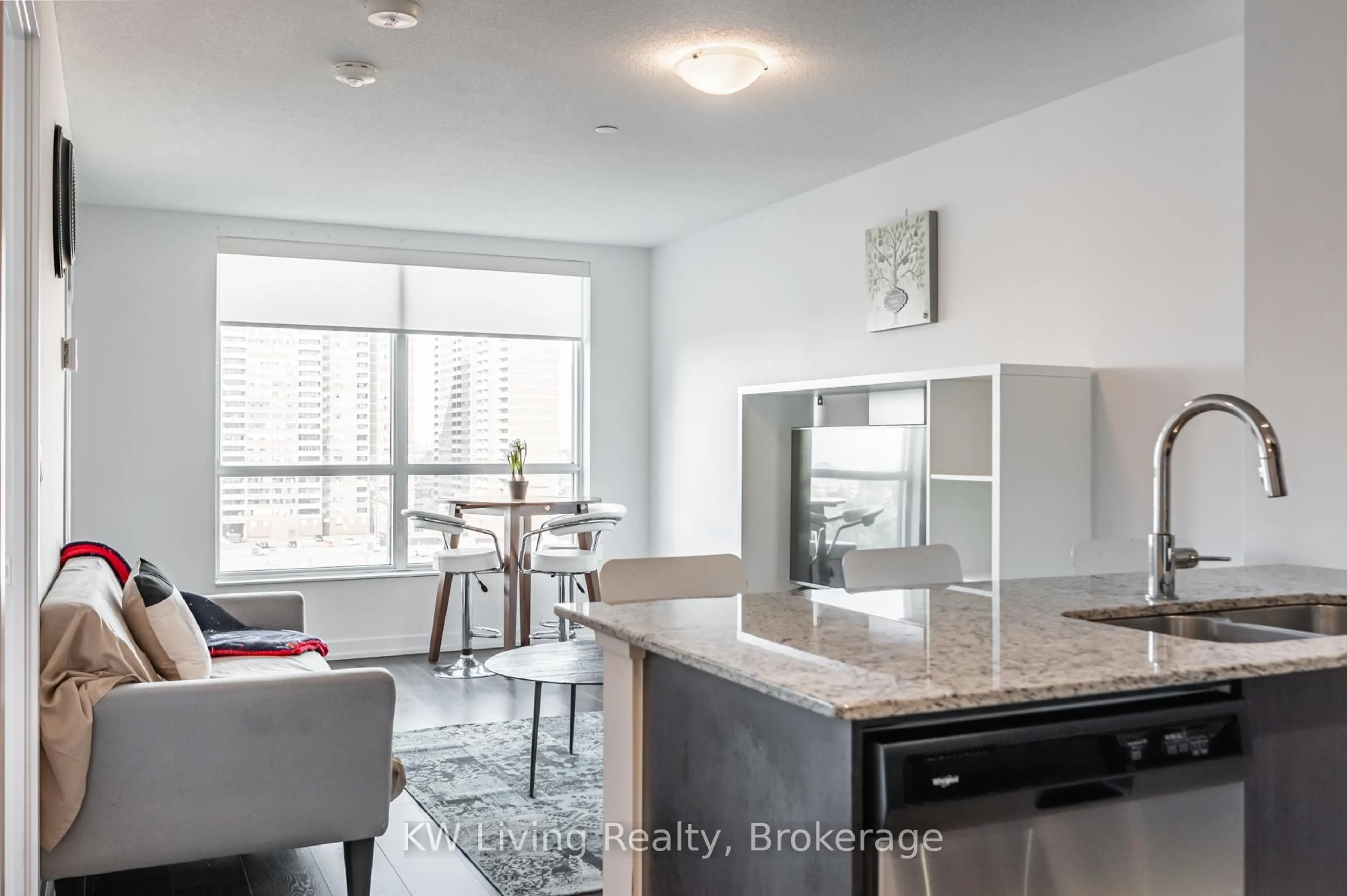 Unknown for 8 Trent Ave #805, Toronto Ontario M4C 0A6