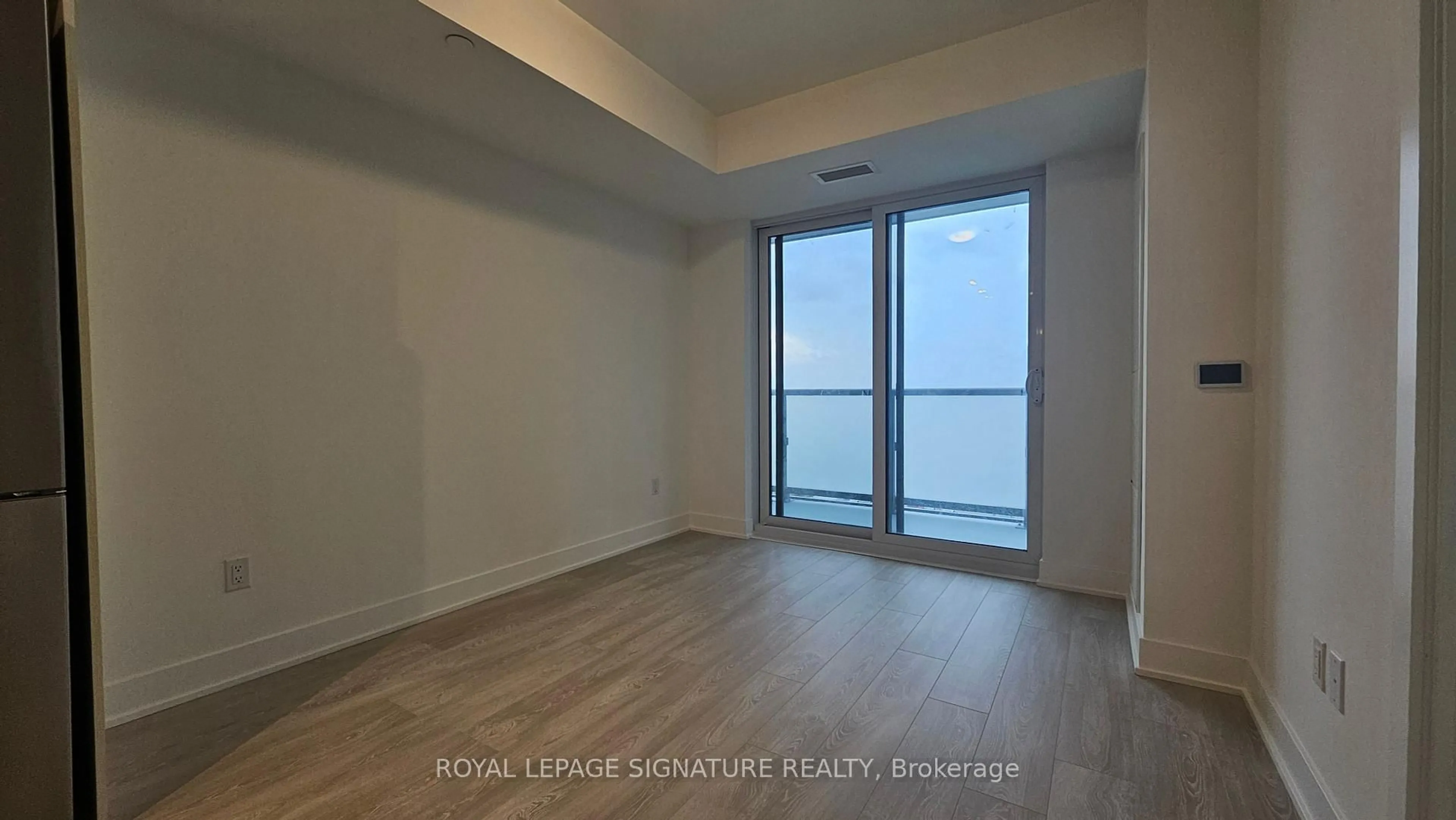 A pic of a room for 2545 Simcoe St #811, Oshawa Ontario L1L 0W3