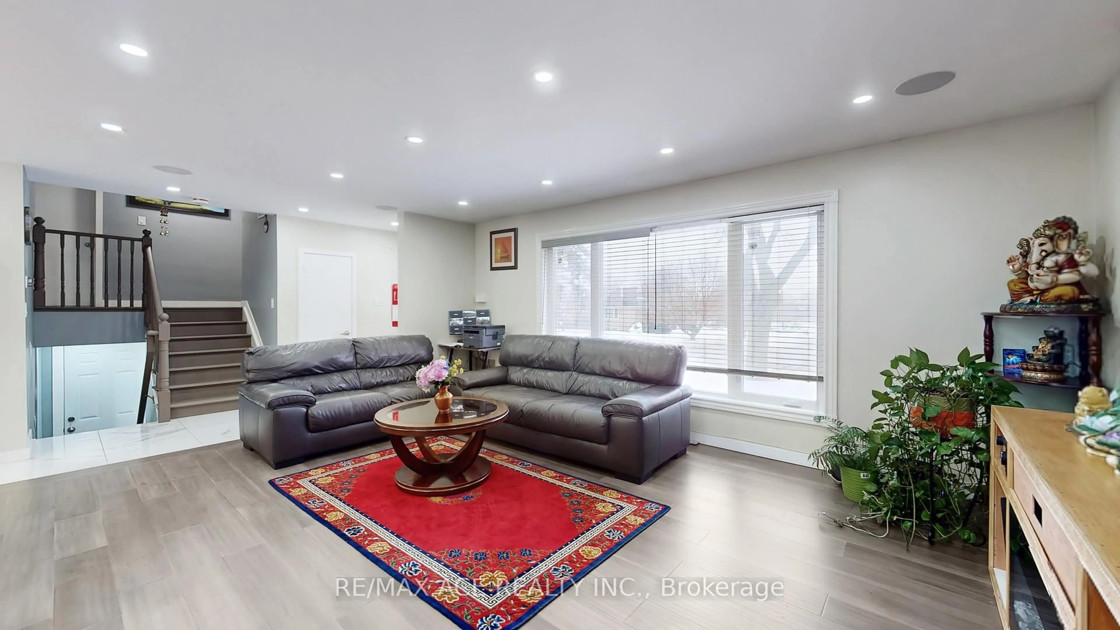 Living room with furniture, unknown for 1771 Pharmacy Ave, Toronto Ontario M1T 1H4