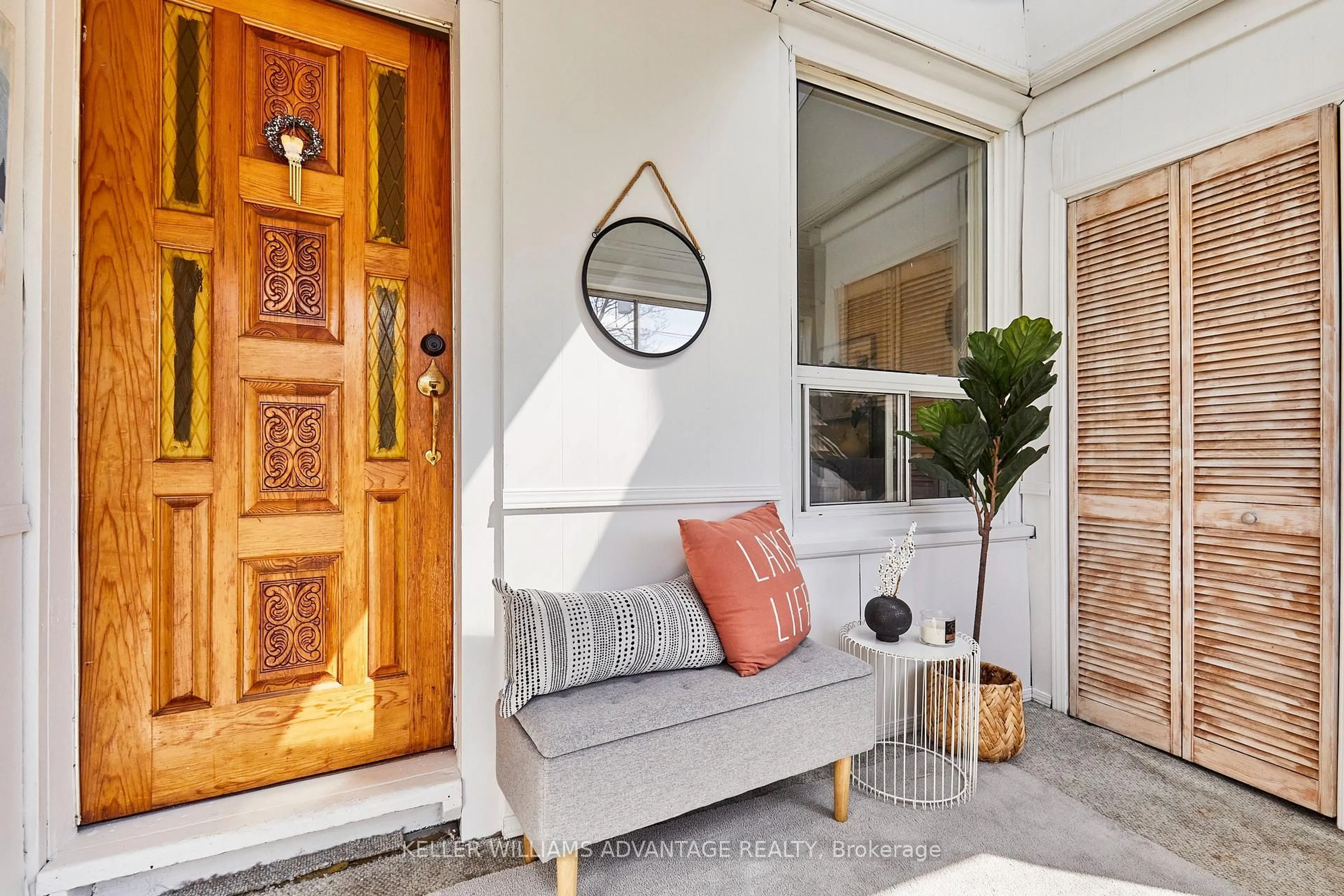 Indoor entryway for 808 Sammon Ave, Toronto Ontario M4C 2E8