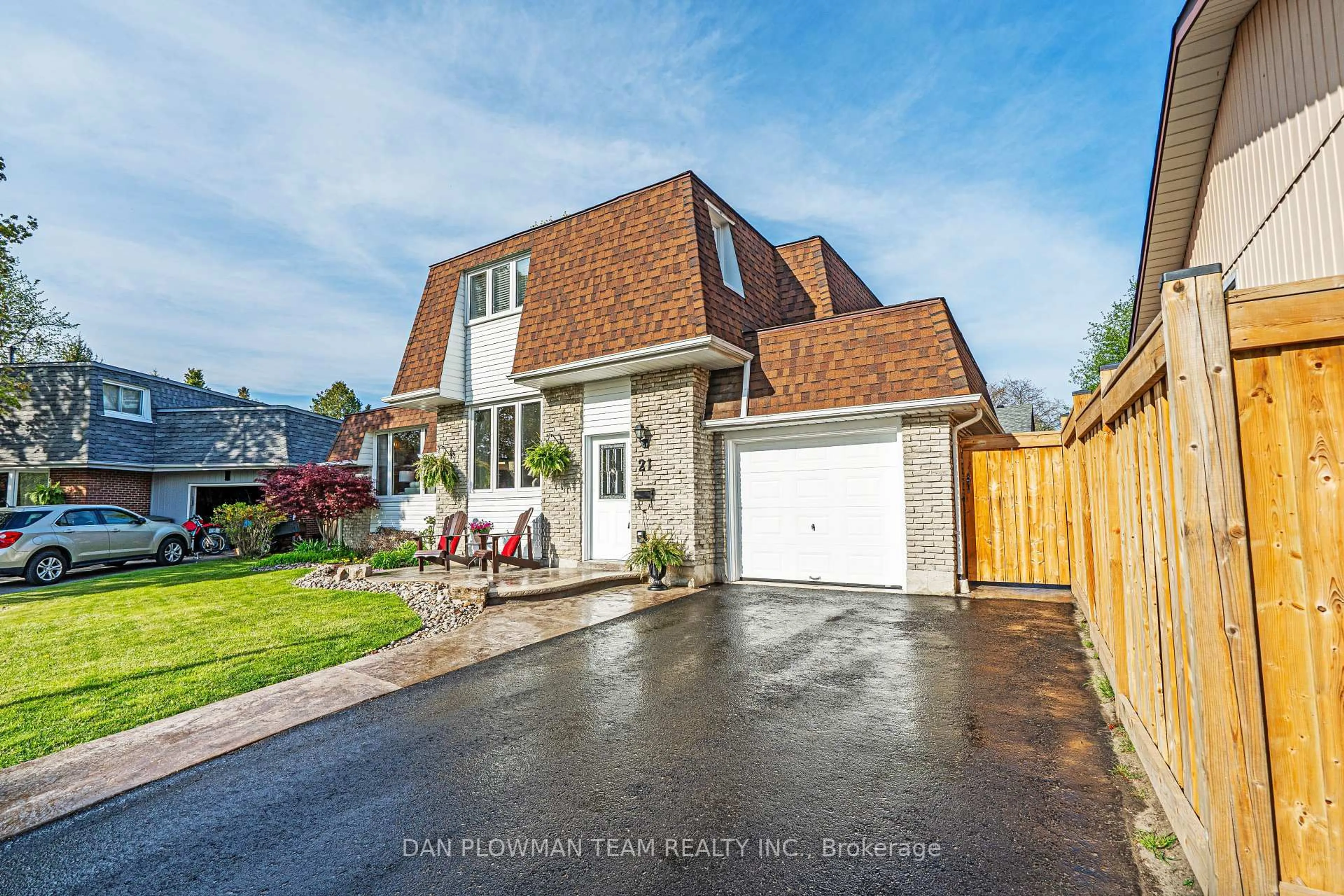 Unknown for 21 Harper Crt, Whitby Ontario L1N 5X8