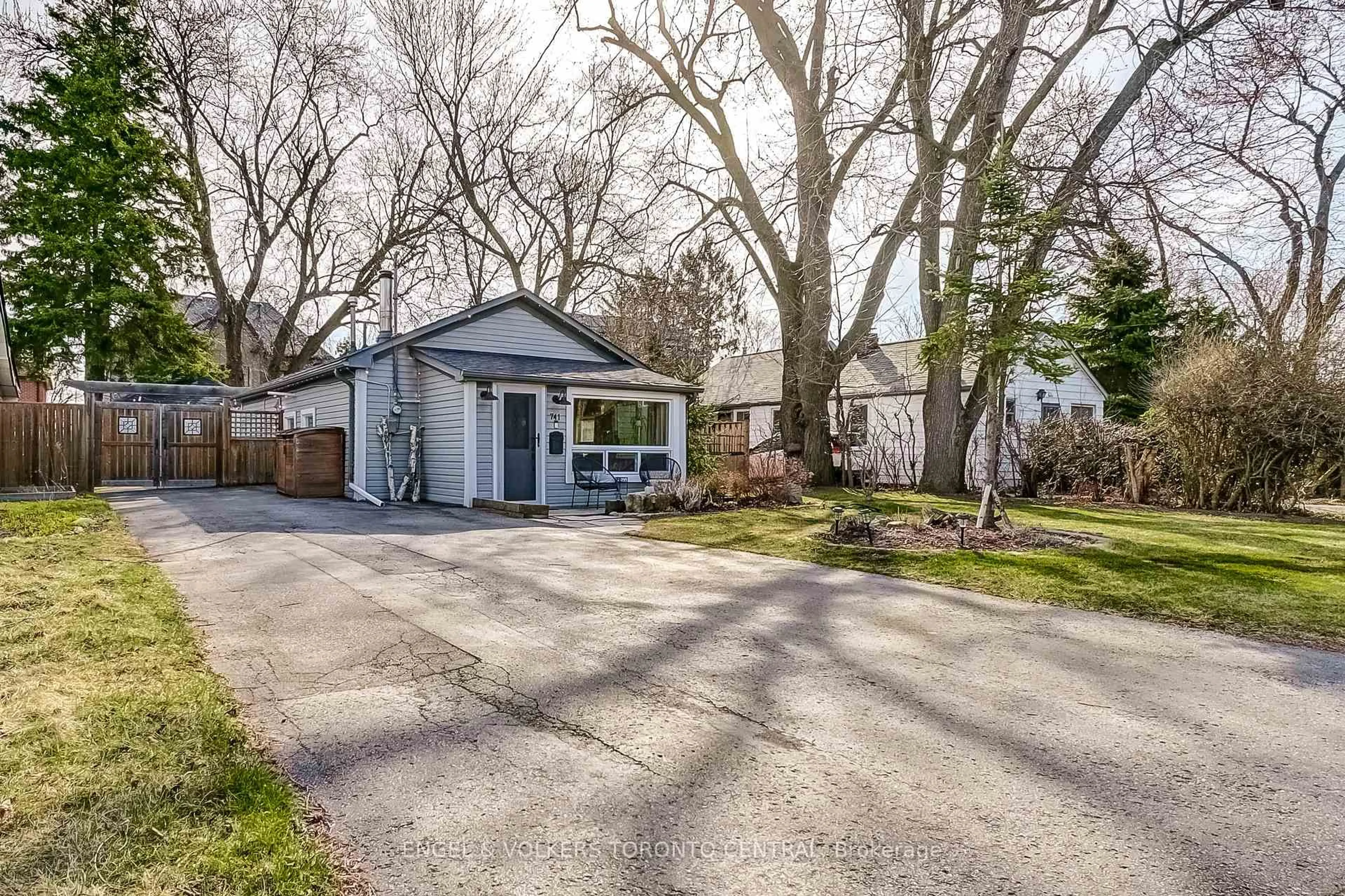 Unknown for 741 Marksbury Rd, Pickering Ontario L1W 2T5