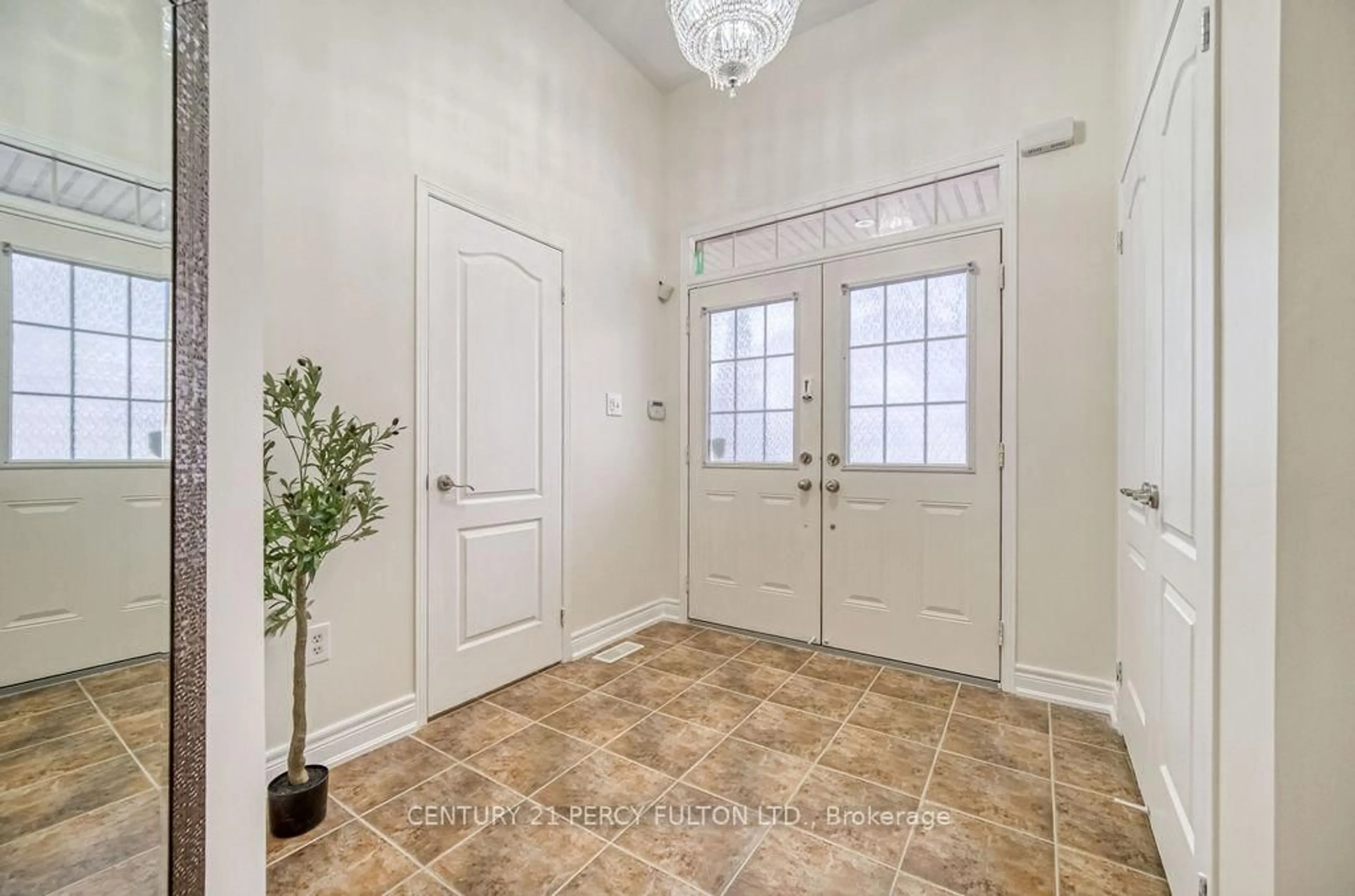 Indoor entryway for 84 Galea Dr, Ajax Ontario L1Z 0J8