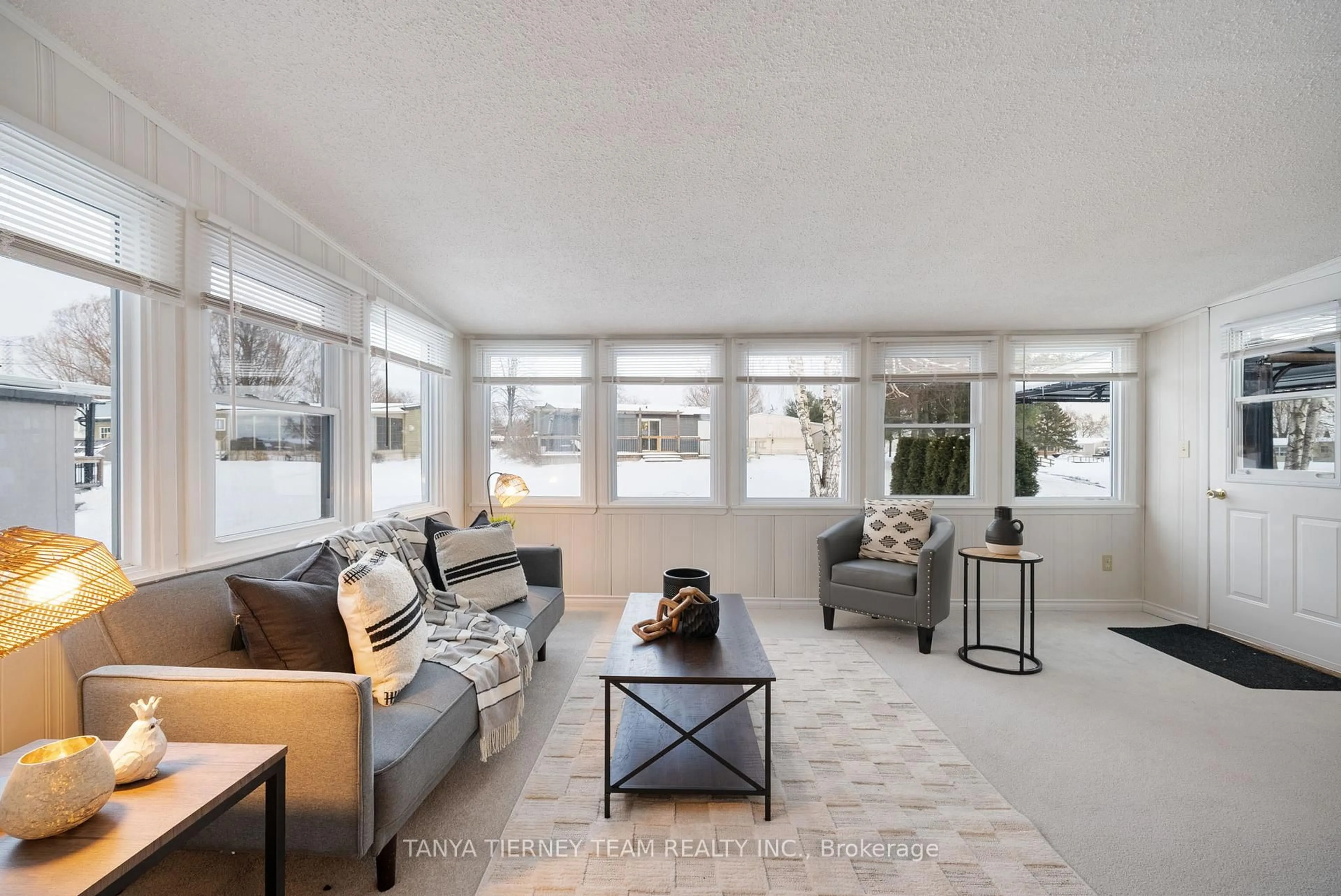 Living room with furniture, unknown for 6 The Cove Rd, Clarington Ontario L1B 1B9