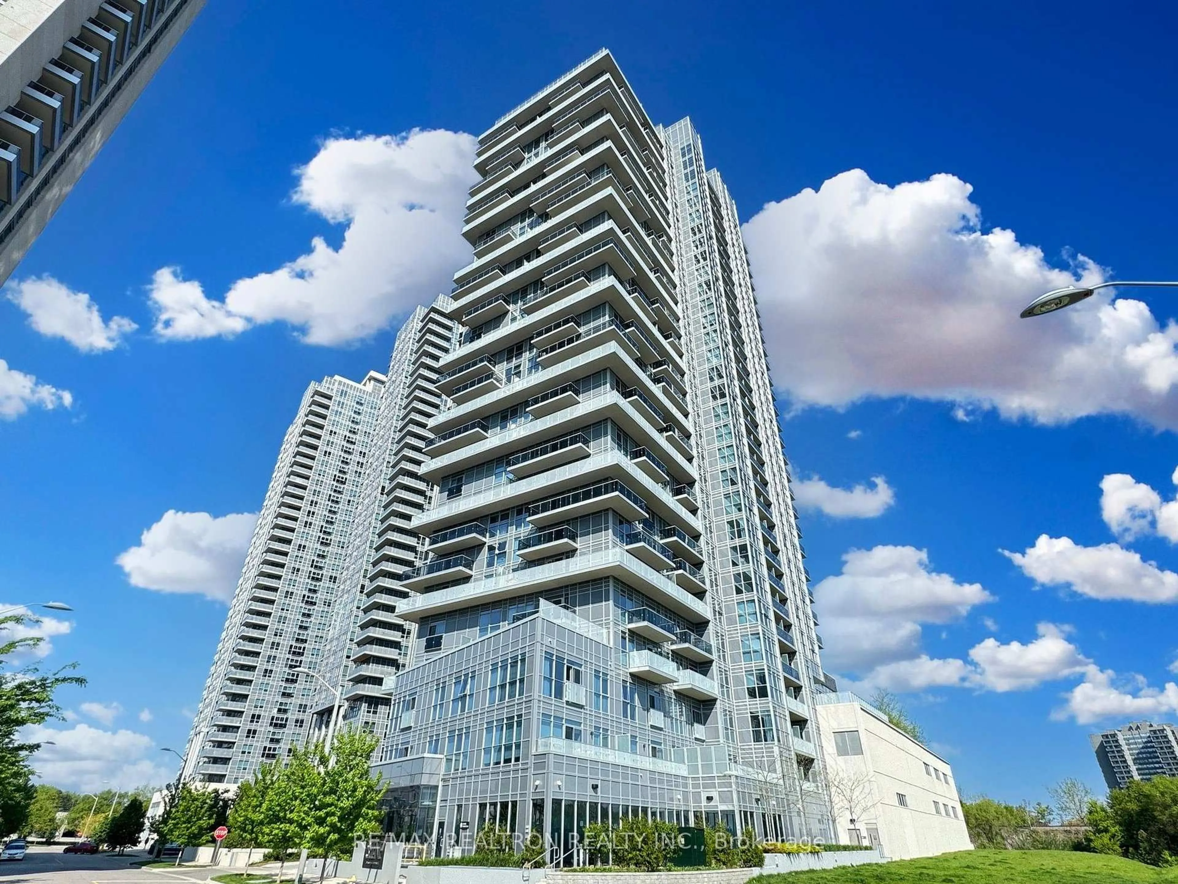 Indoor foyer for 225 Village Green Sq #803, Toronto Ontario M1S 0N4
