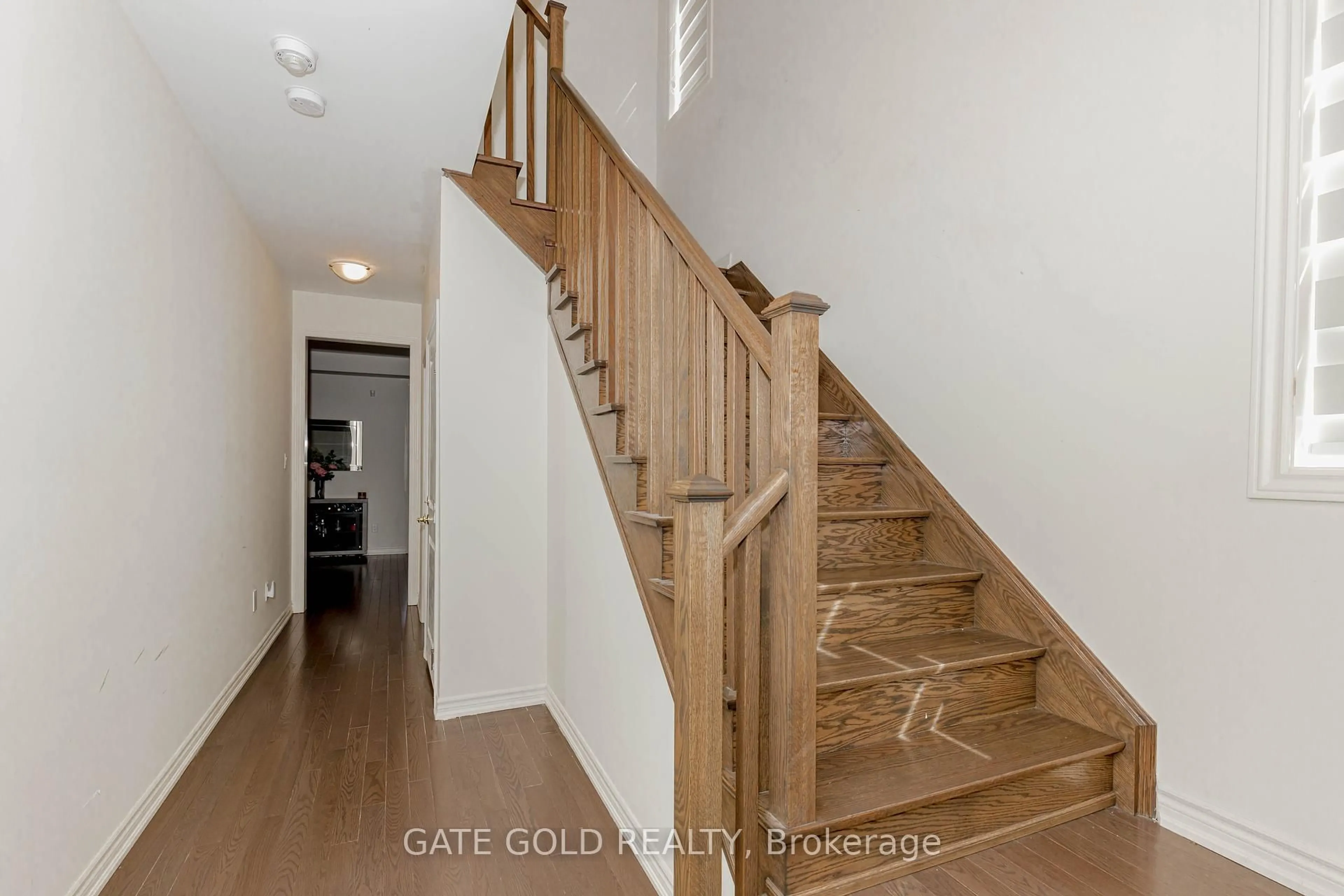 Stairs for 9 Vickery St, Whitby Ontario L1P 0L1