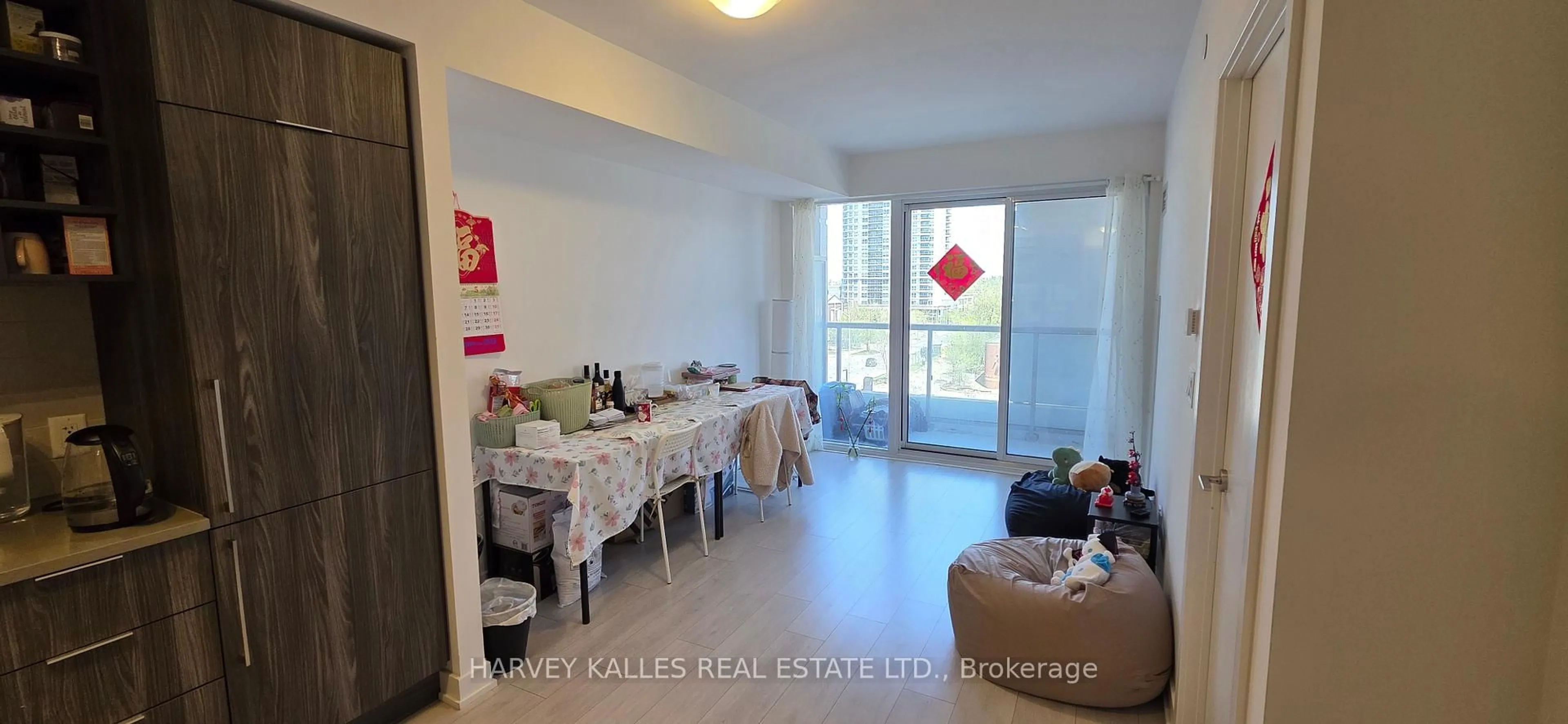 A pic of a room for 2033 Kennedy Rd #519, Toronto Ontario M1T 0B9