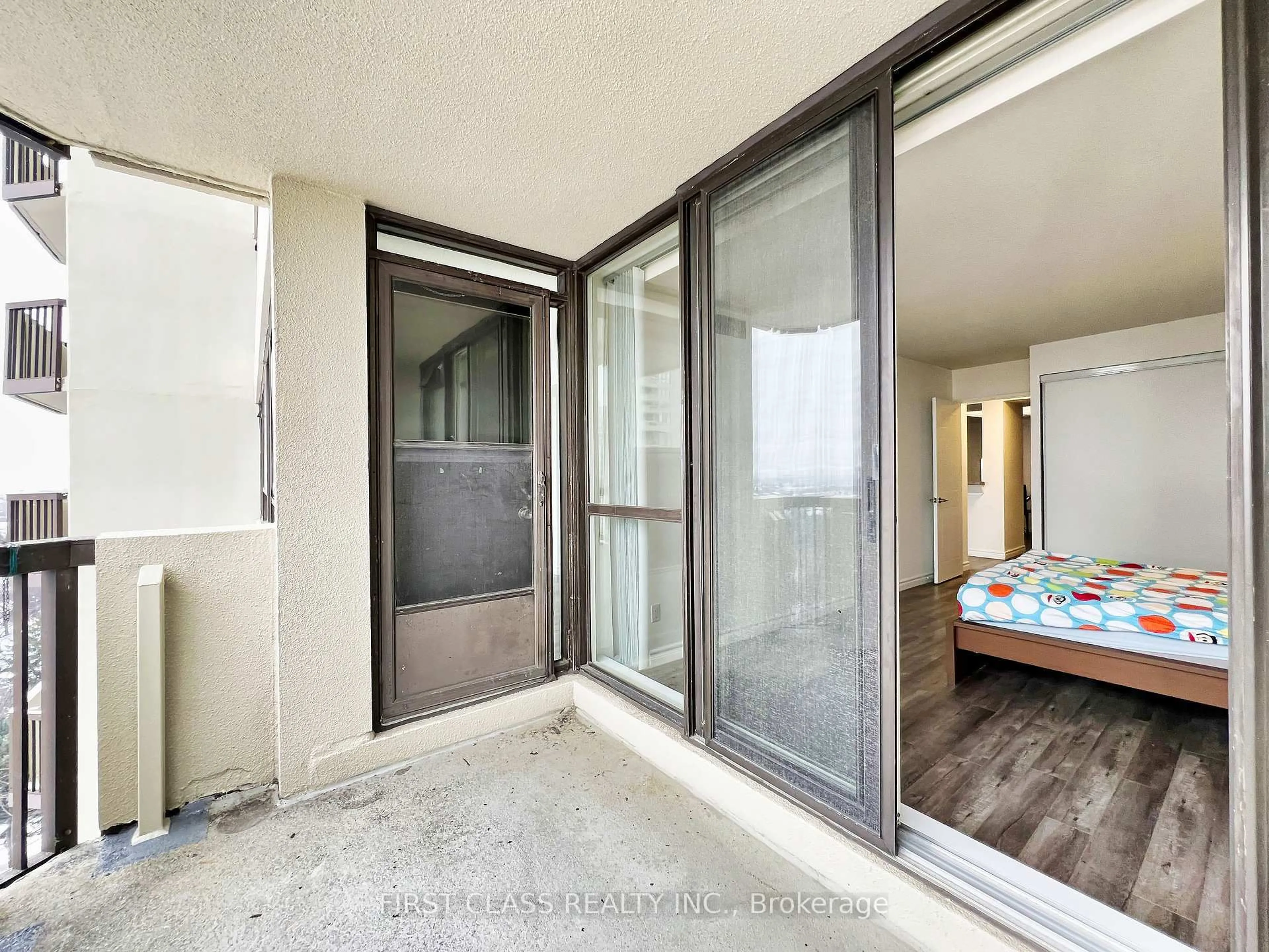 Unknown for 275 Bamburgh Circ #1404, Toronto Ontario M1W 3X4