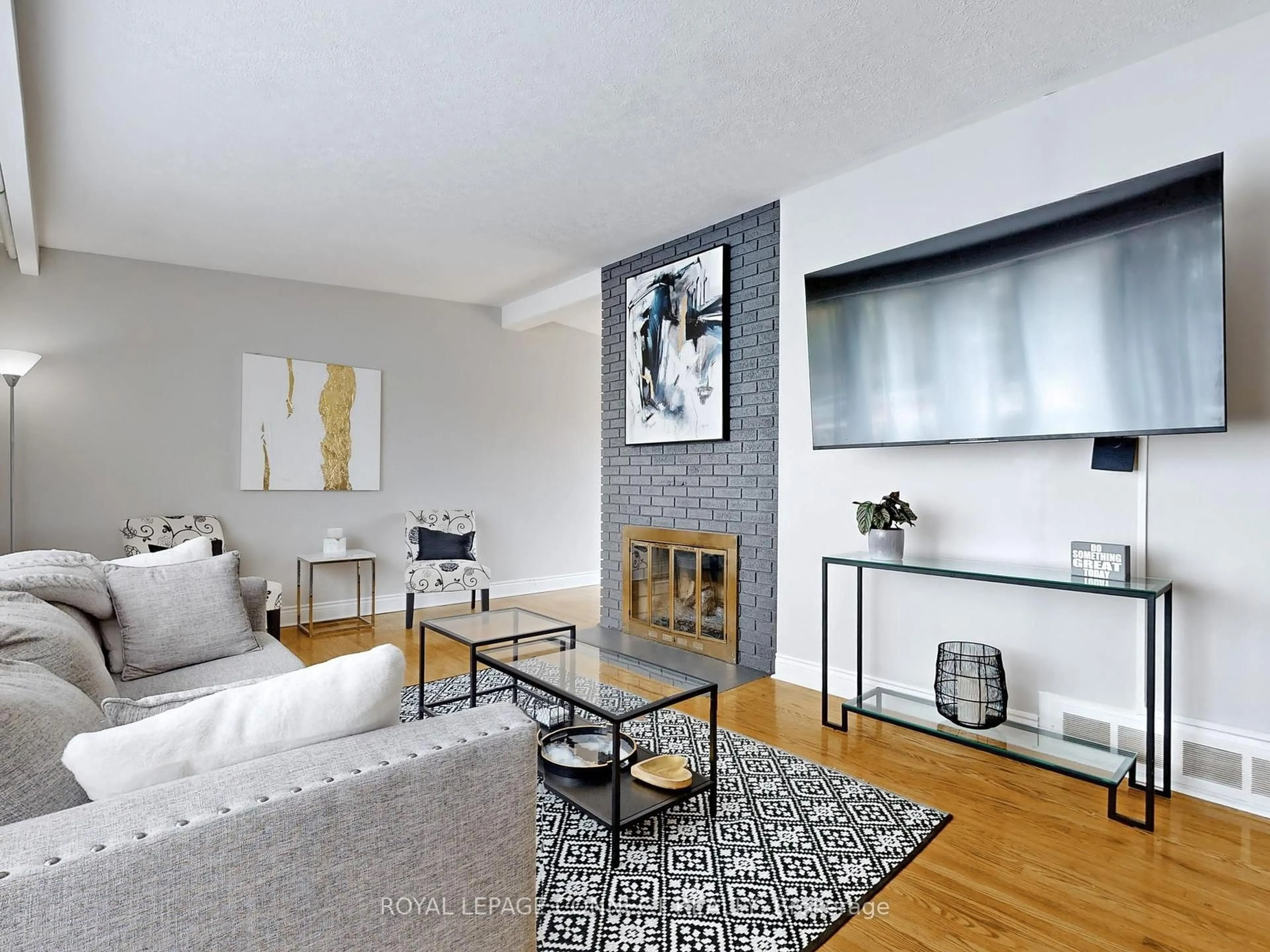 Living room with furniture, unknown for 245 Port Union Rd, Toronto Ontario M1C 2L2
