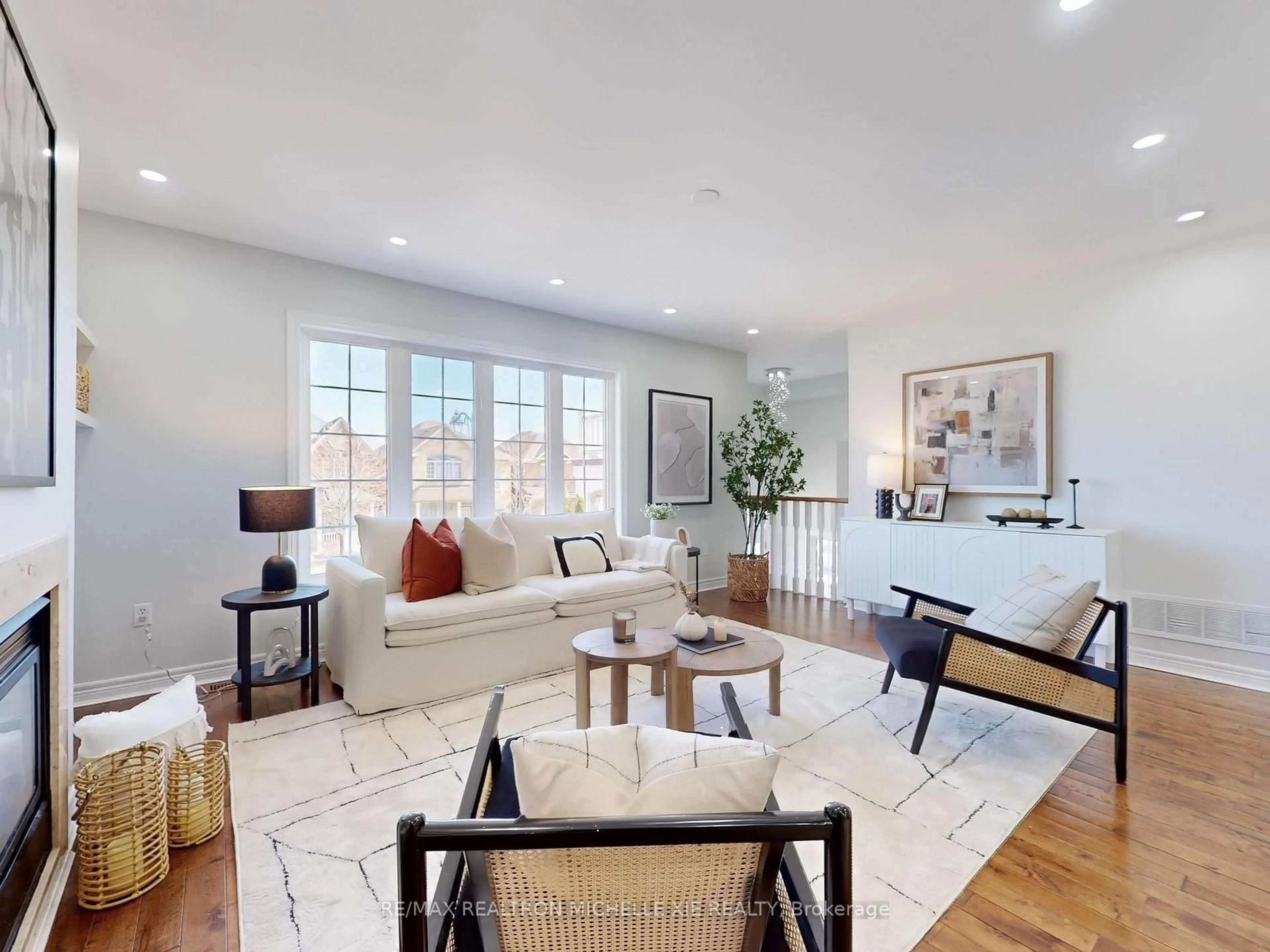 Living room with furniture, unknown for 174 Wharnsby Dr, Toronto Ontario M1X 1Z4
