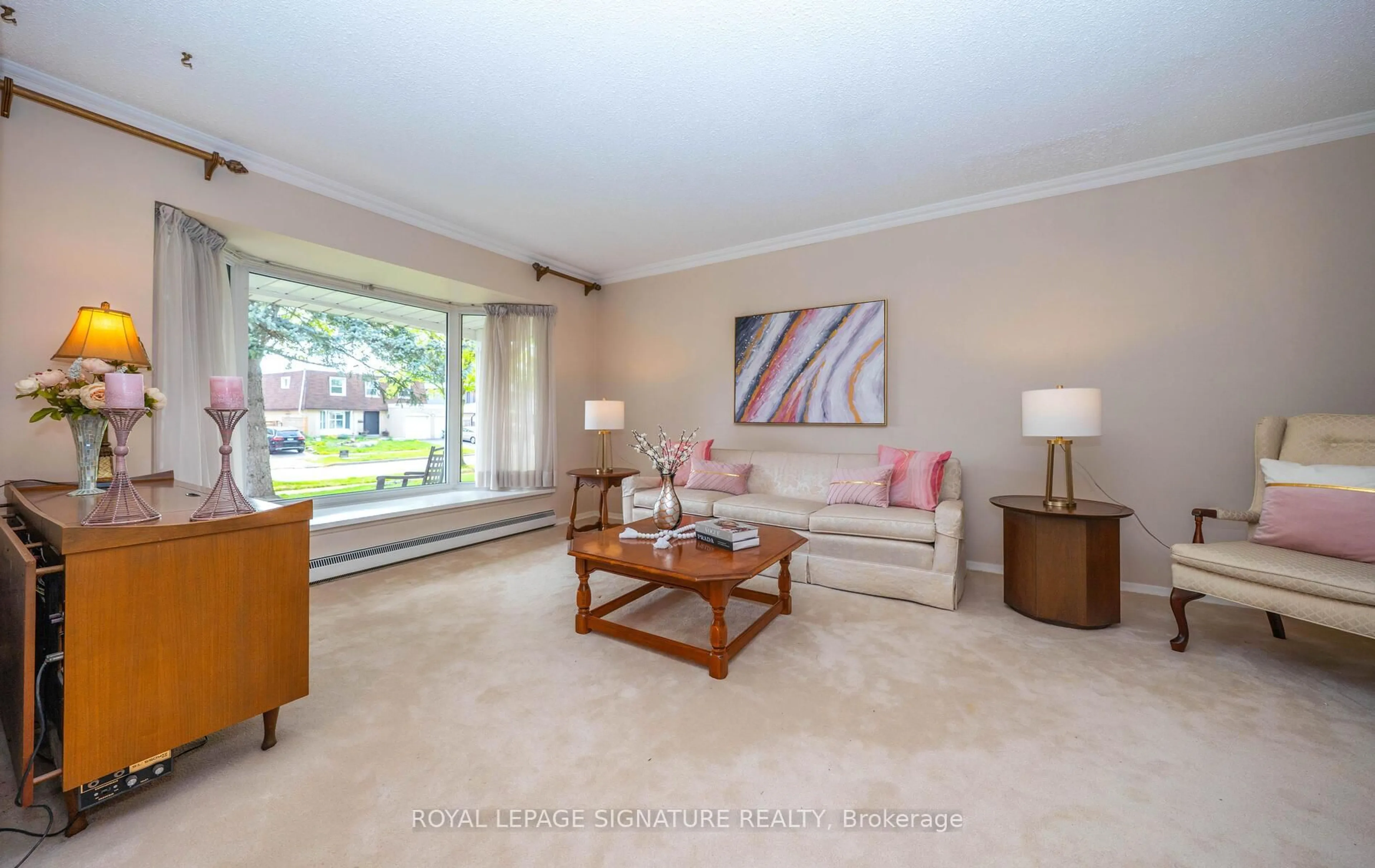 Living room with furniture, carpet floor for 209 Timberbank Blvd, Toronto Ontario M1W 2A7