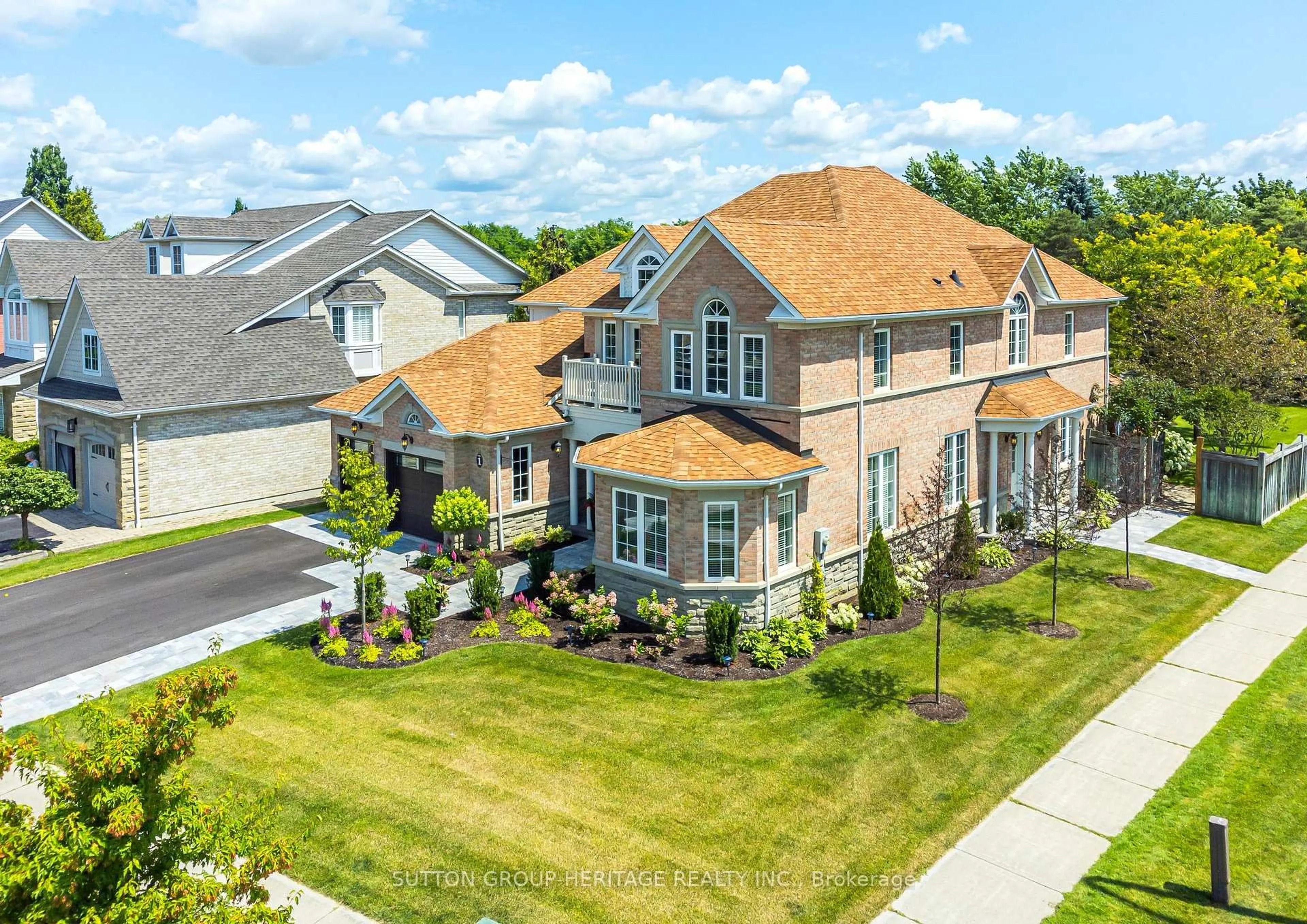 A pic from outside/outdoor area/front of a property/back of a property/a pic from drone, street for 1 Mackey Dr, Whitby Ontario L1P 1P5