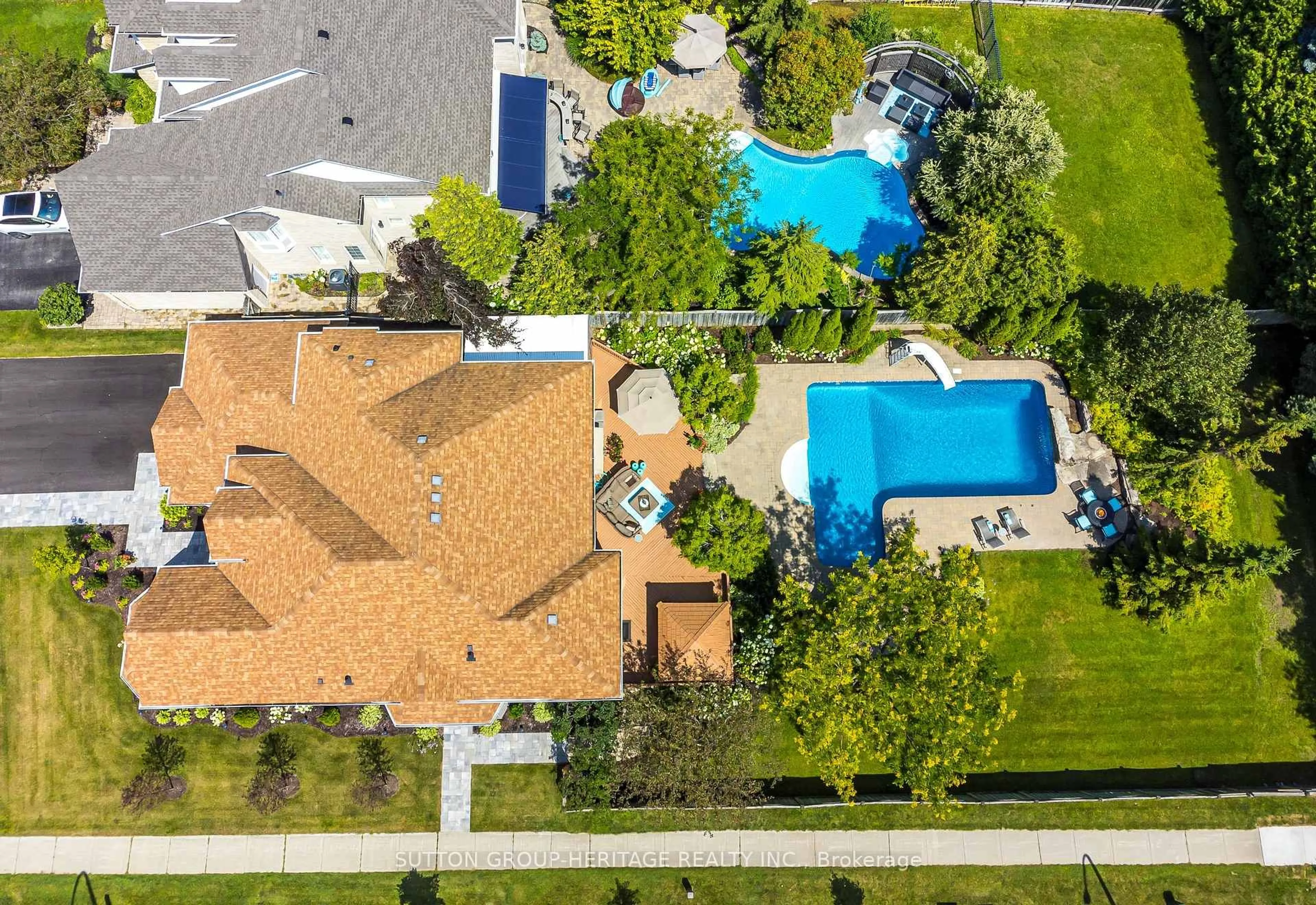 A pic from outside/outdoor area/front of a property/back of a property/a pic from drone, water/lake/river/ocean view for 1 Mackey Dr, Whitby Ontario L1P 1P5