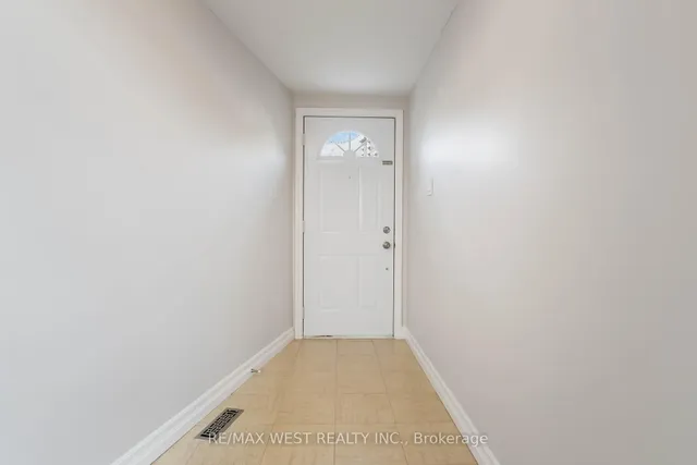 Additional property image - 290 Sprucewood Crt Unit 45