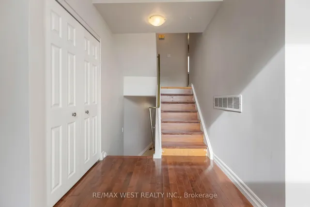 Additional property image - 290 Sprucewood Crt Unit 45