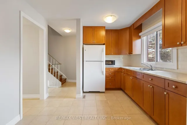 Additional property image - 290 Sprucewood Crt Unit 45