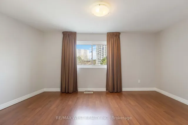 Additional property image - 290 Sprucewood Crt Unit 45