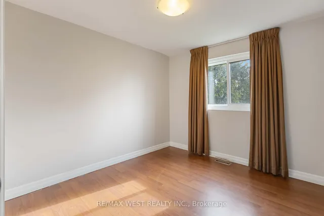 Additional property image - 290 Sprucewood Crt Unit 45