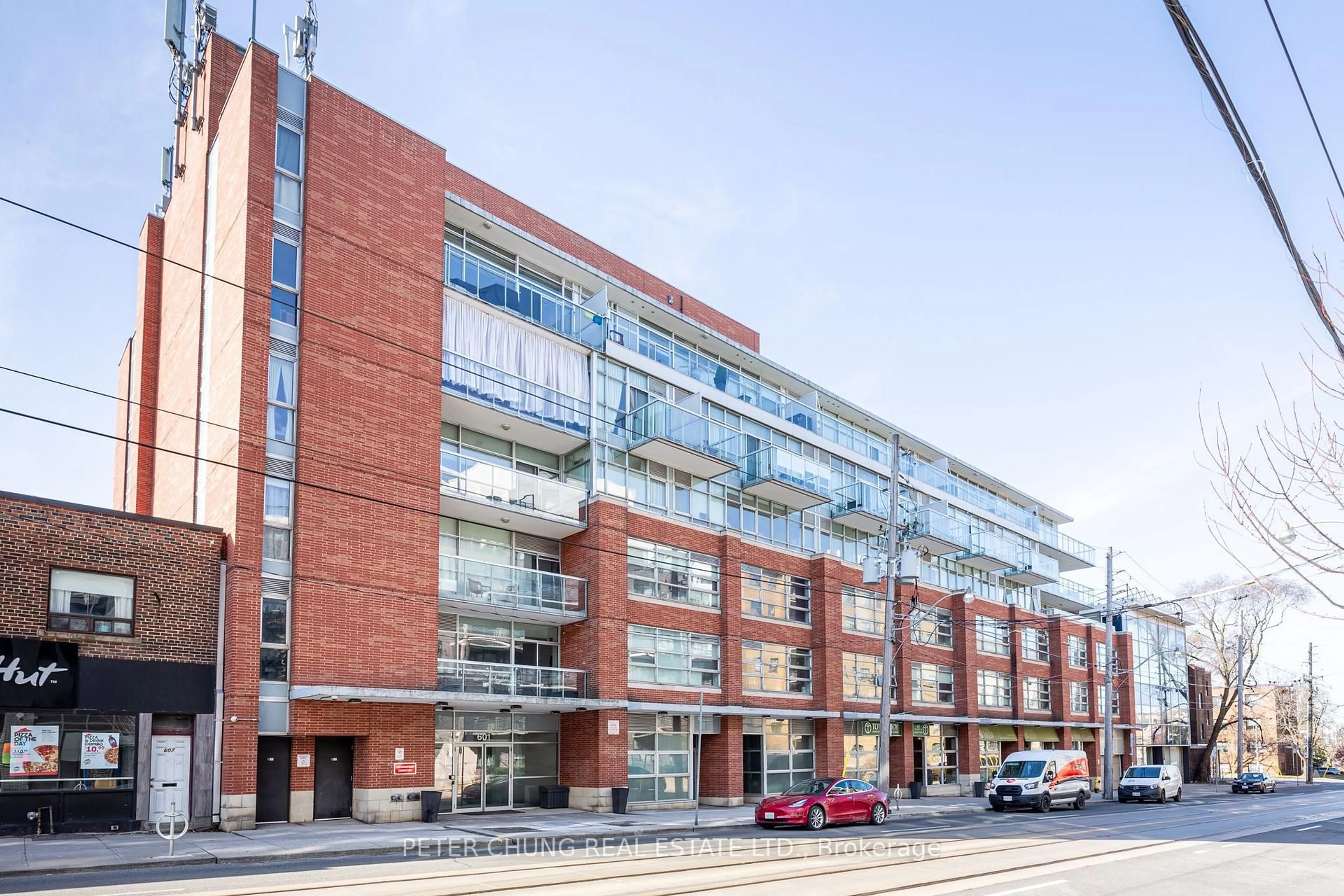Home with brick exterior material, building for 601 Kingston Rd #303, Toronto Ontario M4E 3Y2