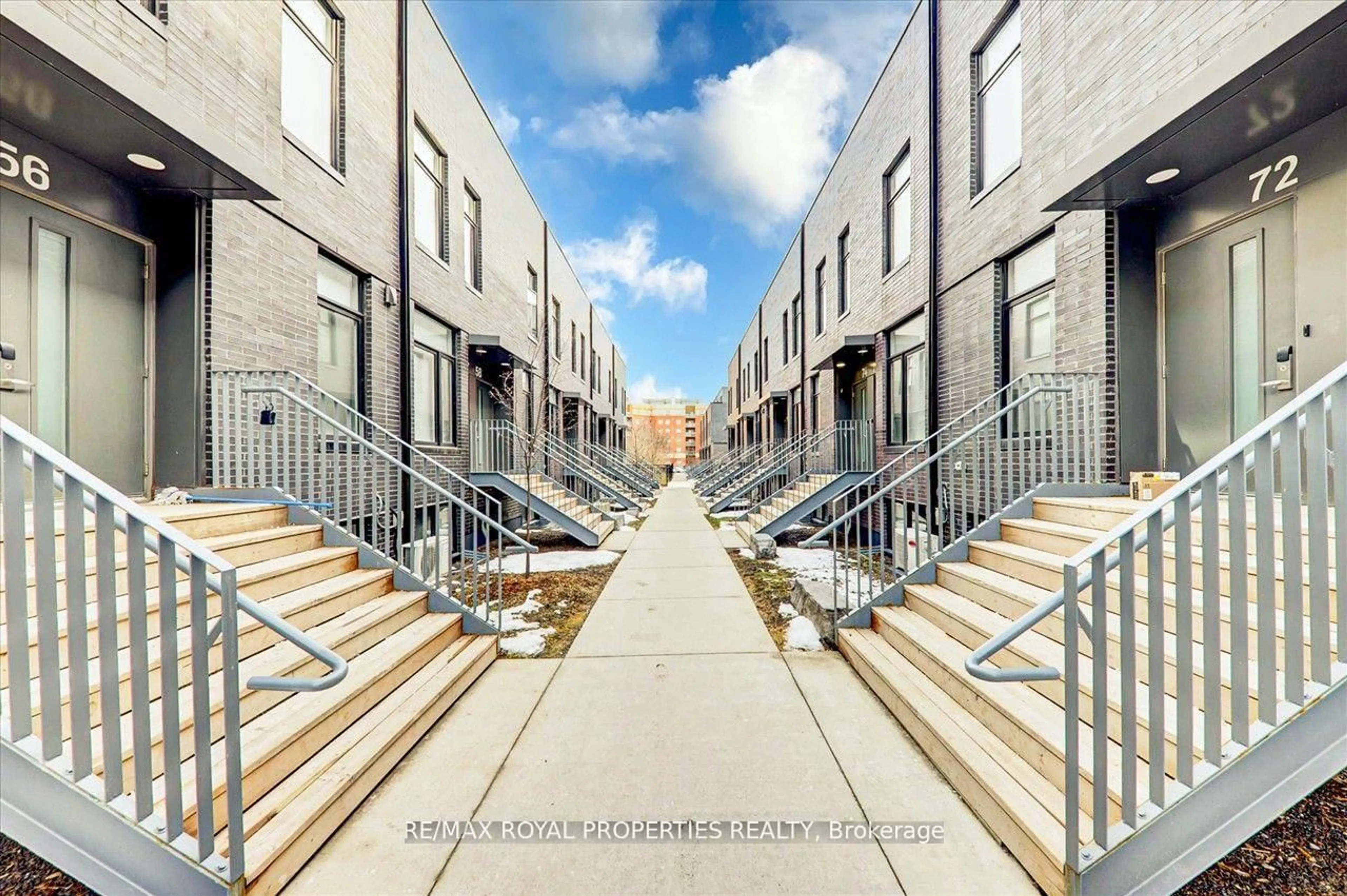 Patio, street for 1760 Simcoe St #74, Oshawa Ontario L1G 0C3