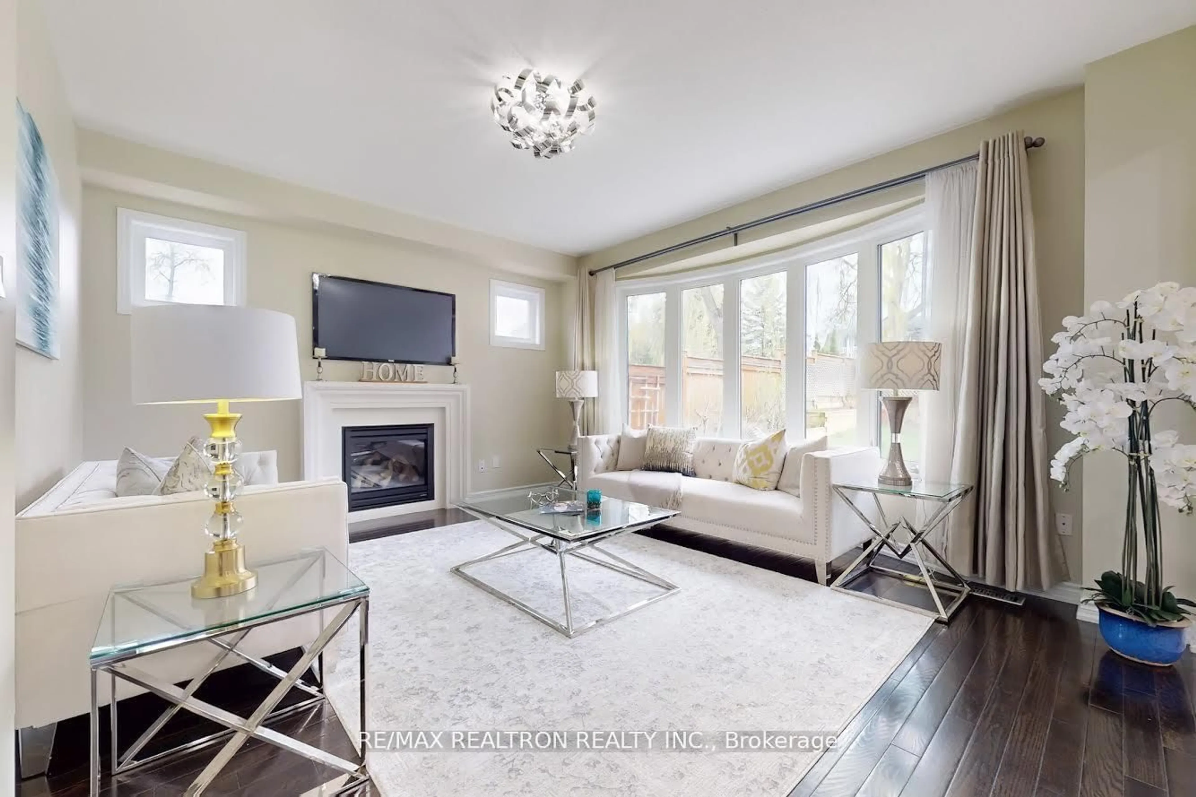 Living room with furniture, unknown for 571 Maitland Dr, Pickering Ontario L1W 0A8