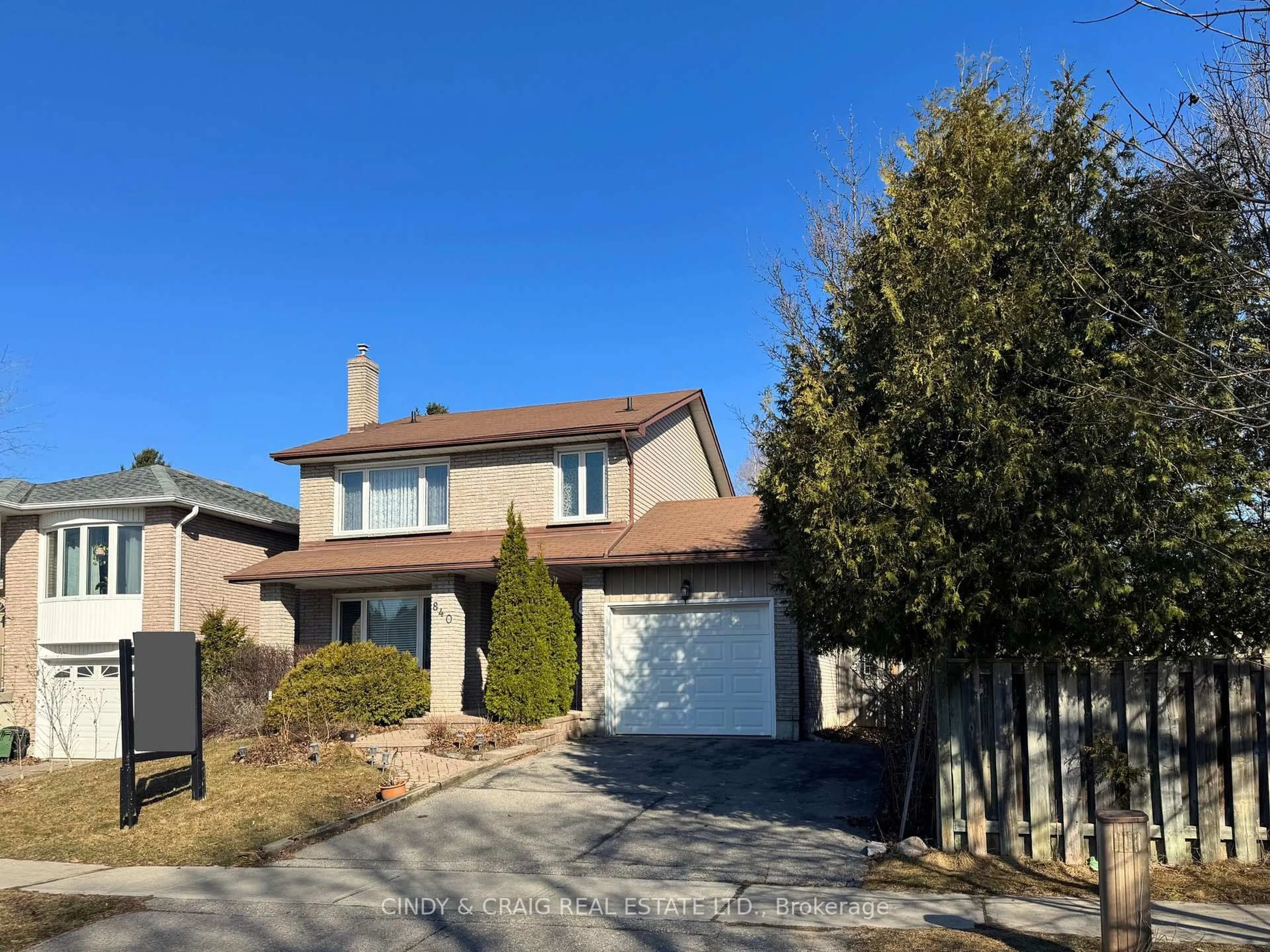 A pic from outside/outdoor area/front of a property/back of a property/a pic from drone, street for 840 Charisma Cres, Oshawa Ontario L1J 7S8