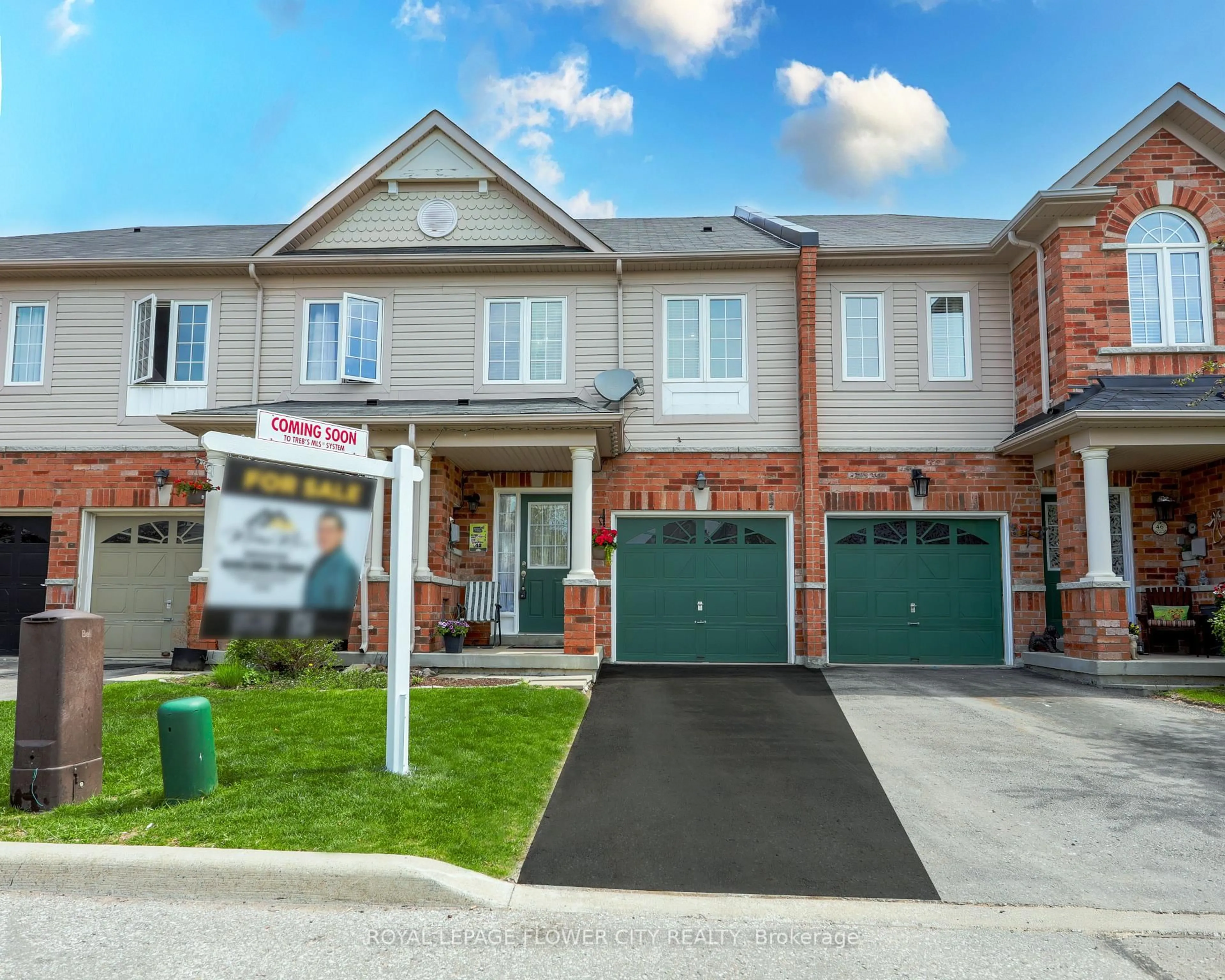 Home with brick exterior material, street for 42 Lander Cres, Clarington Ontario L1C 0L4