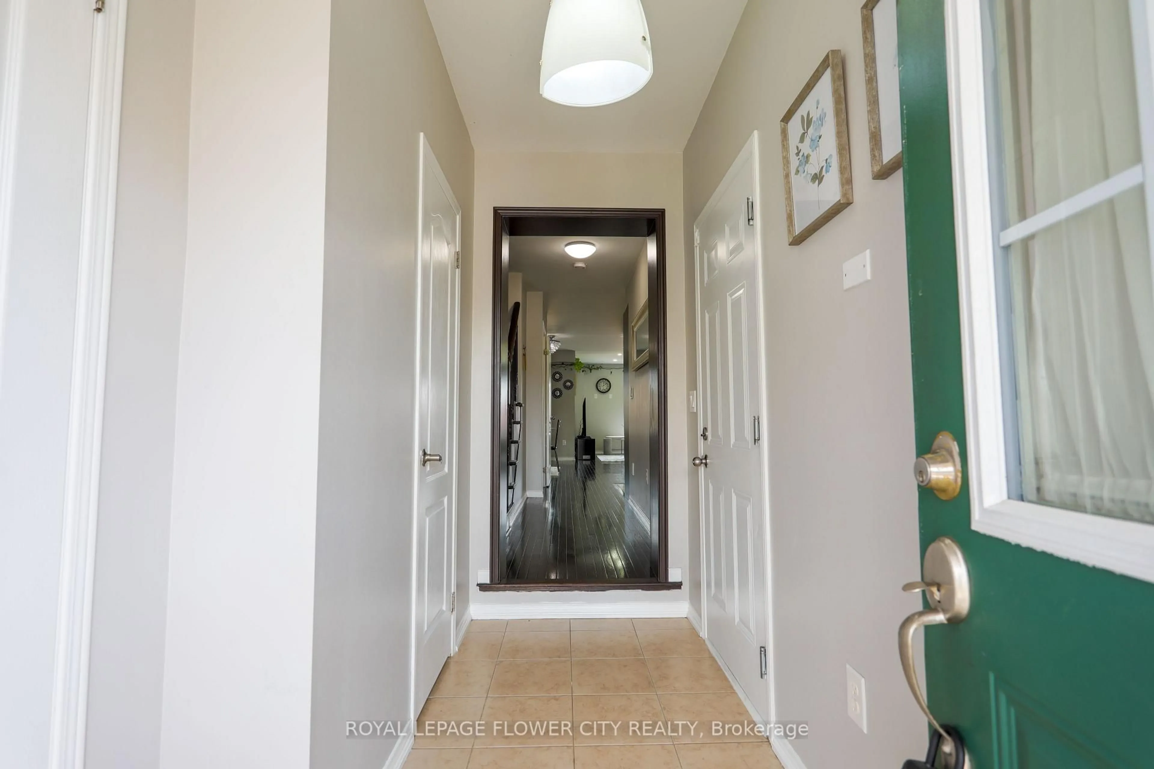 Indoor foyer for 42 Lander Cres, Clarington Ontario L1C 0L4
